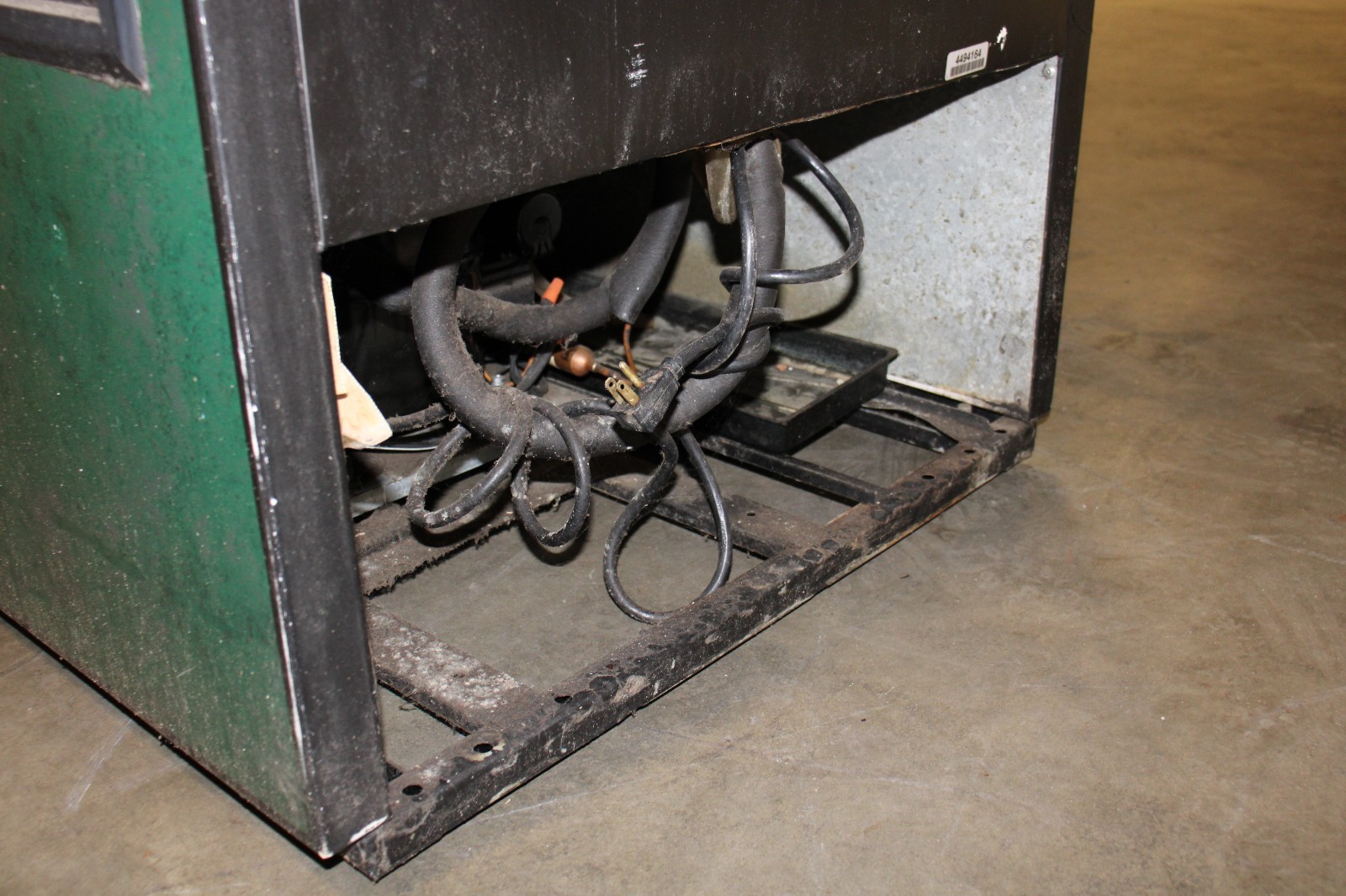 True GEM-26 Single Glass Door Refrigerator, Glass Sides, w/ Spring Loaders CLEAN