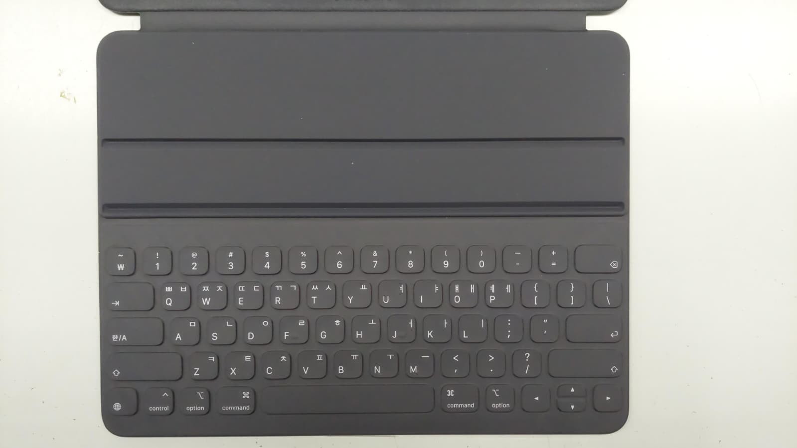 Genuine Apple Smart Keyboard Case for 12.9" iPad Pro 3rd Gen & 2024 Ipad Air 13”