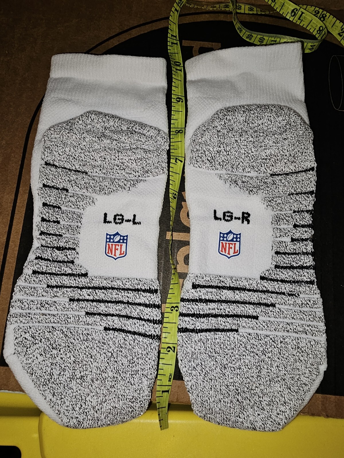 NIKE NFL Team Issued White Compression Grip Ankle Socks Men L-2XL