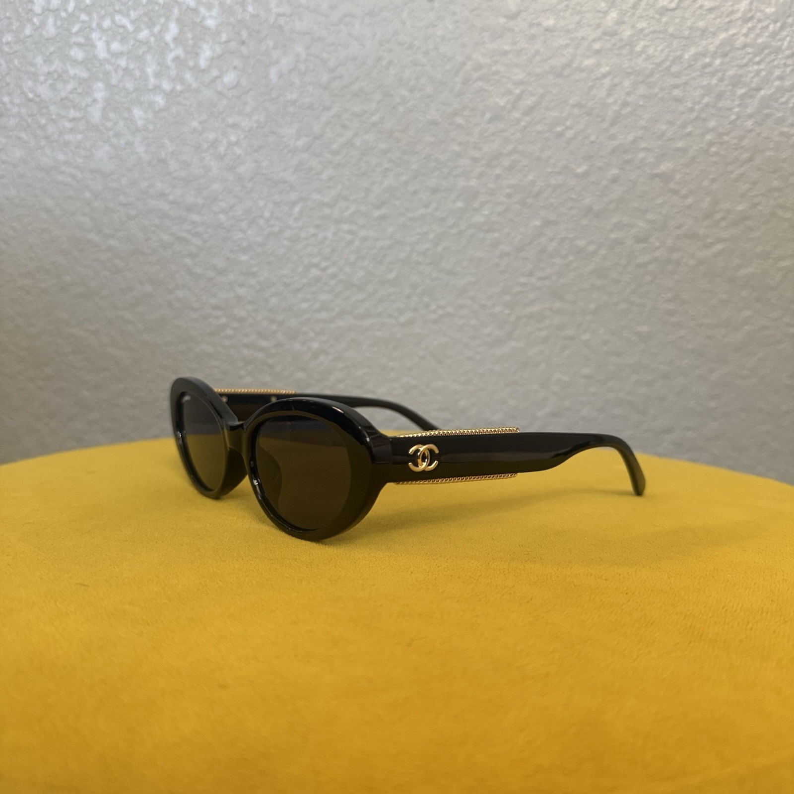 CHANEL Black/Gold Oval Women Sunglasses 5515 Acetate