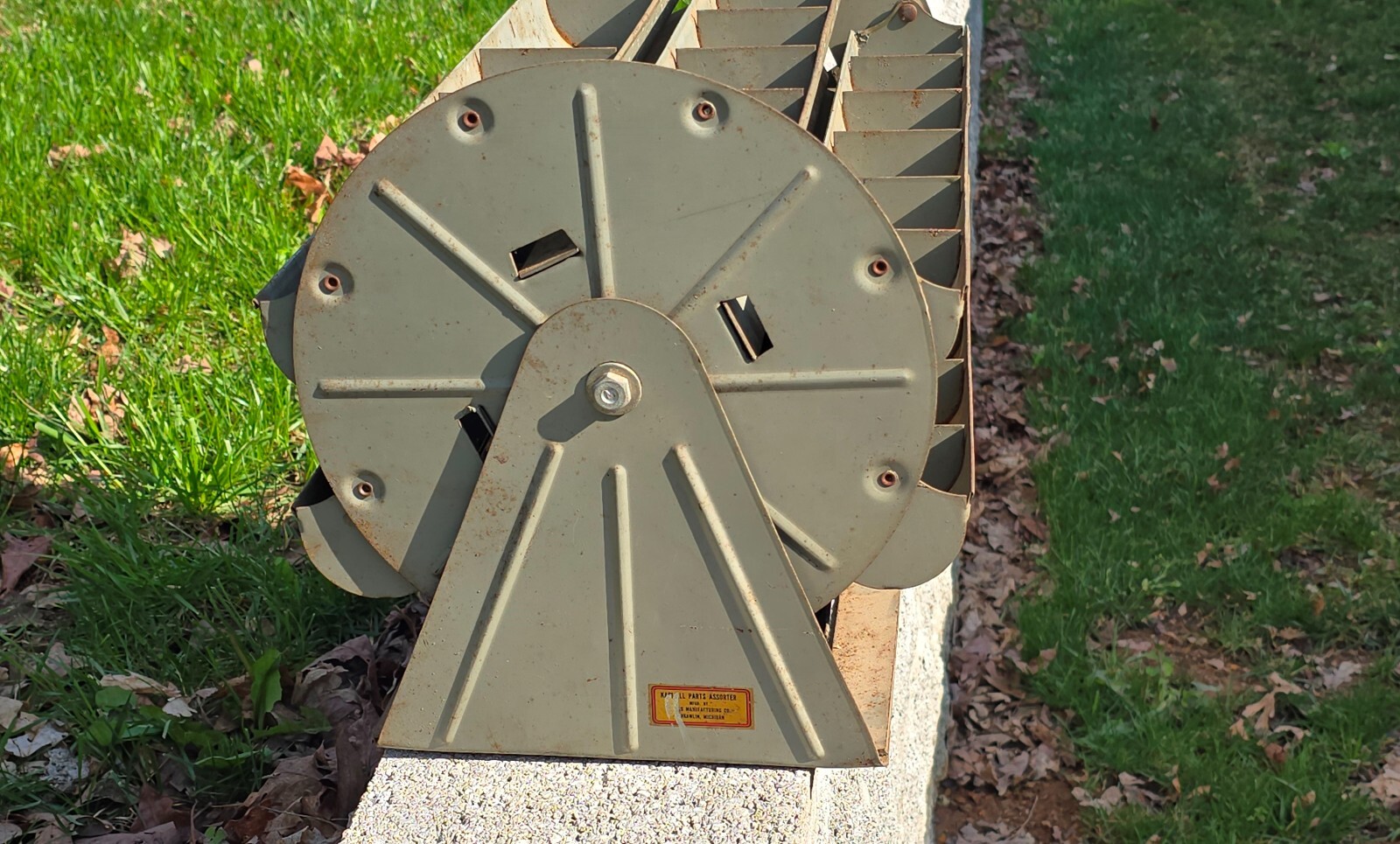 VINTAGE KARI-ALL METAL CAROUSEL PARTS HARDWARE KARI ALL PARTS ASSORTER ROTOBIN