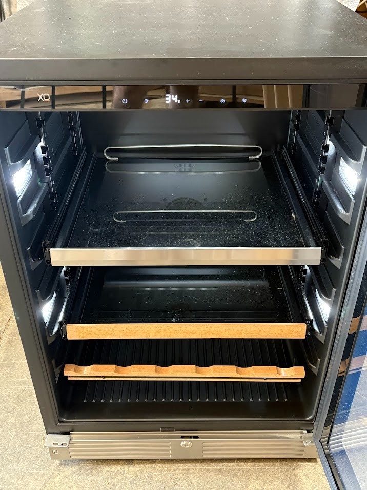 XO XOU24BCGSR 24" Beverage Center w/ Glass Shelves (Bad compressor, Sold AS IS)