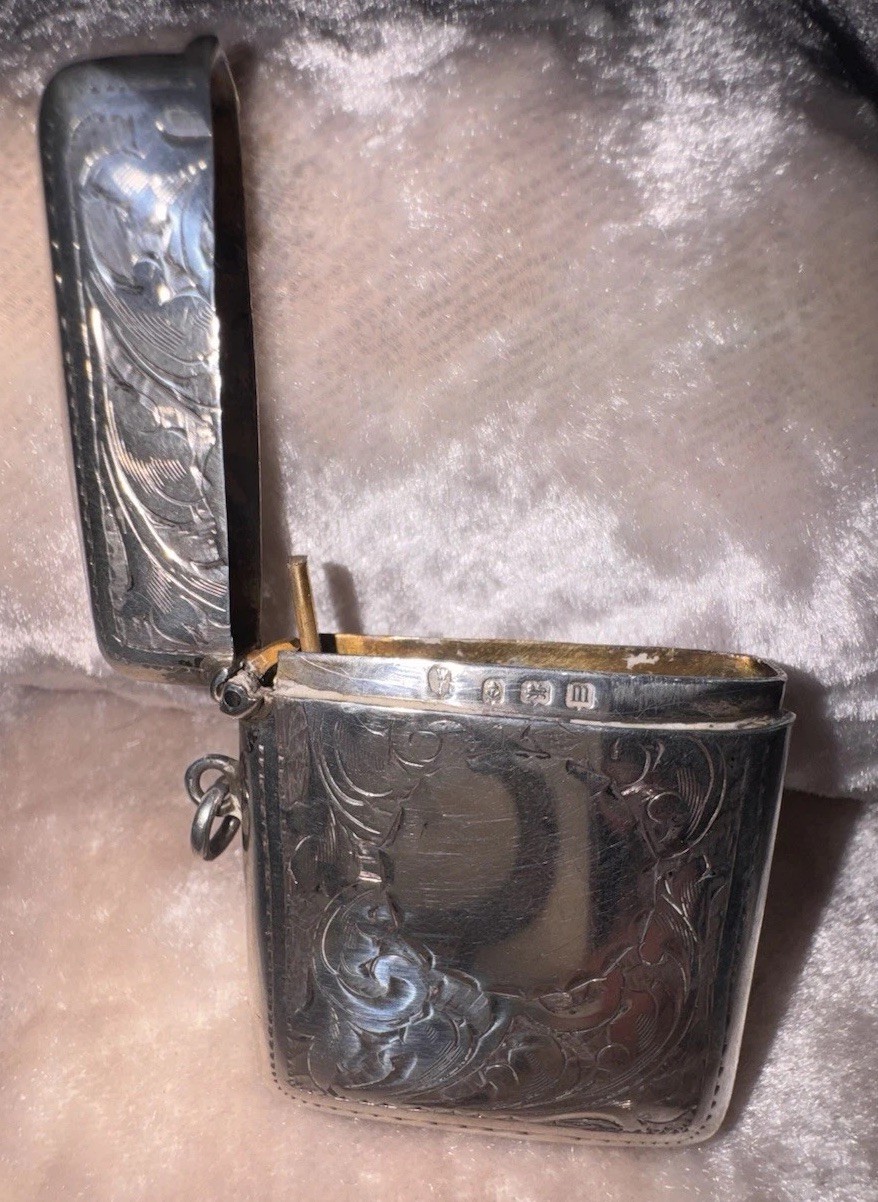 SUPERB ANTIQUE EDWARDIAN SOLID STERLING SILVER SEVEN FINGER VESTA CASE C.1910