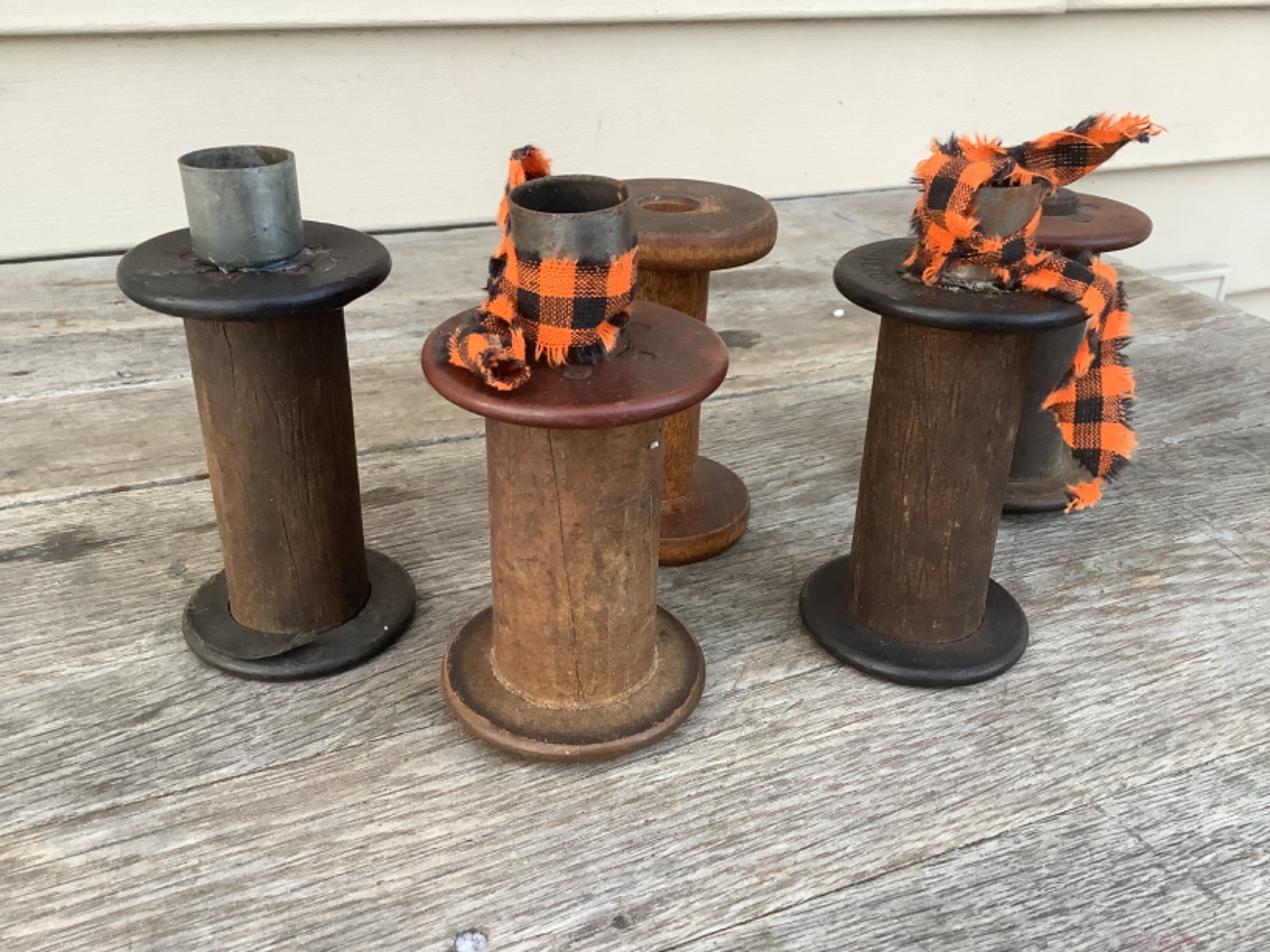 (5) Rustic Vintage Primitive Textile Mill Wooden Spools/ Bobbins 3-4" tall J5