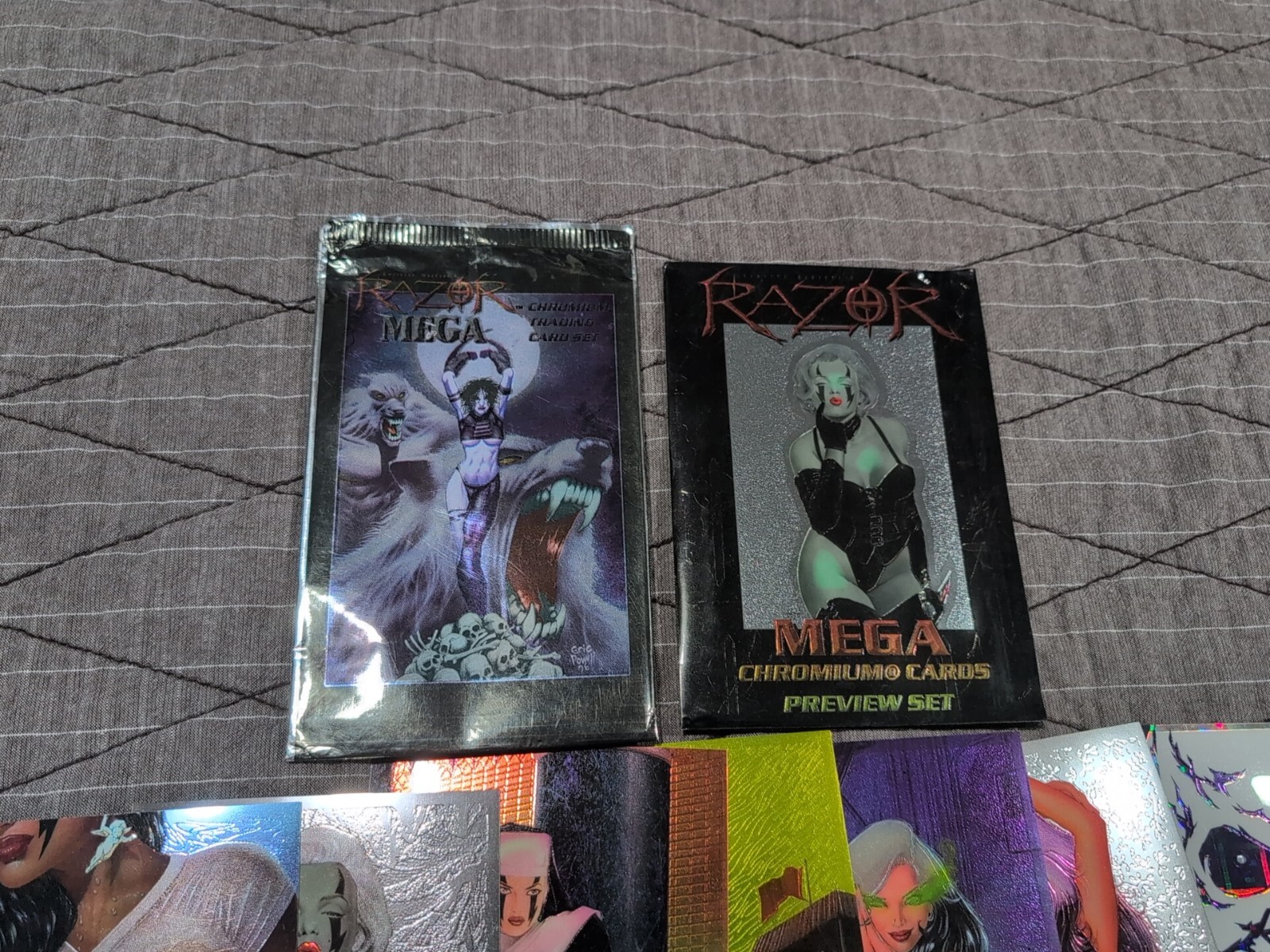 Everette Hartsoe's RAZOR Mega Chromium Card Complete Set w/binder/Chase/Preview