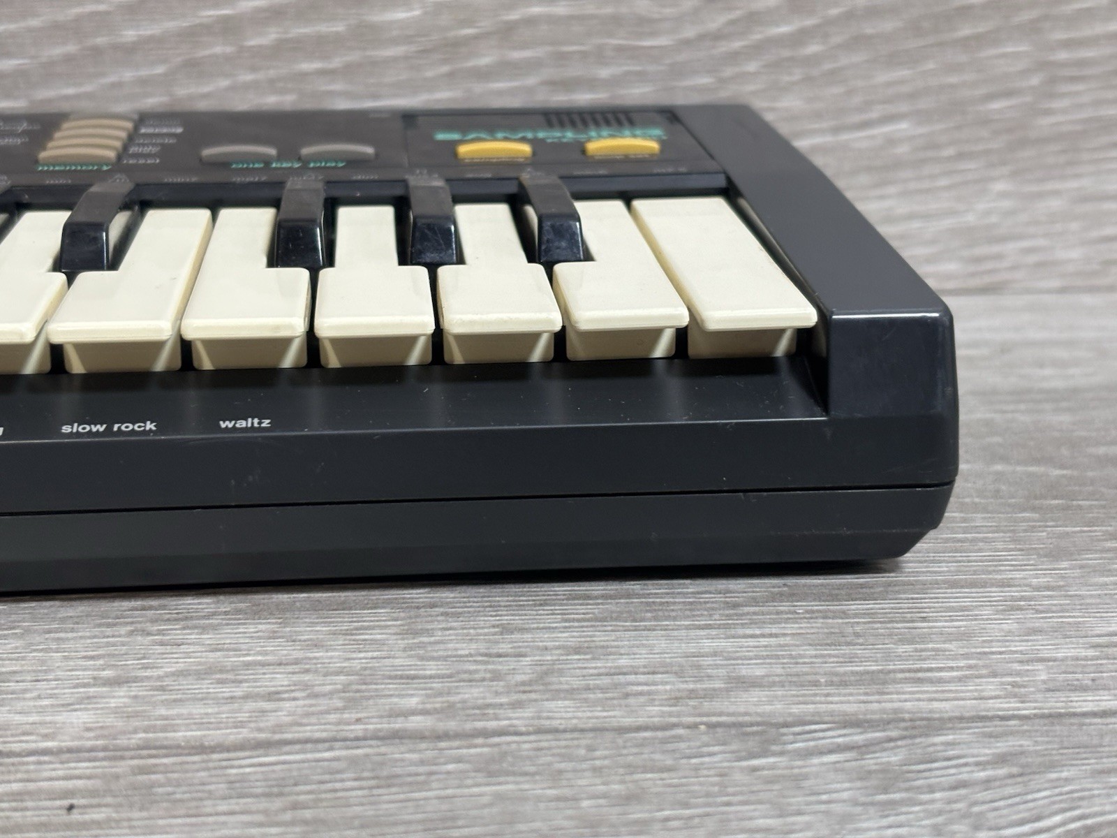 Casio SK-1 Portable 32-Key Sampling Keyboard Used, Free Shipping