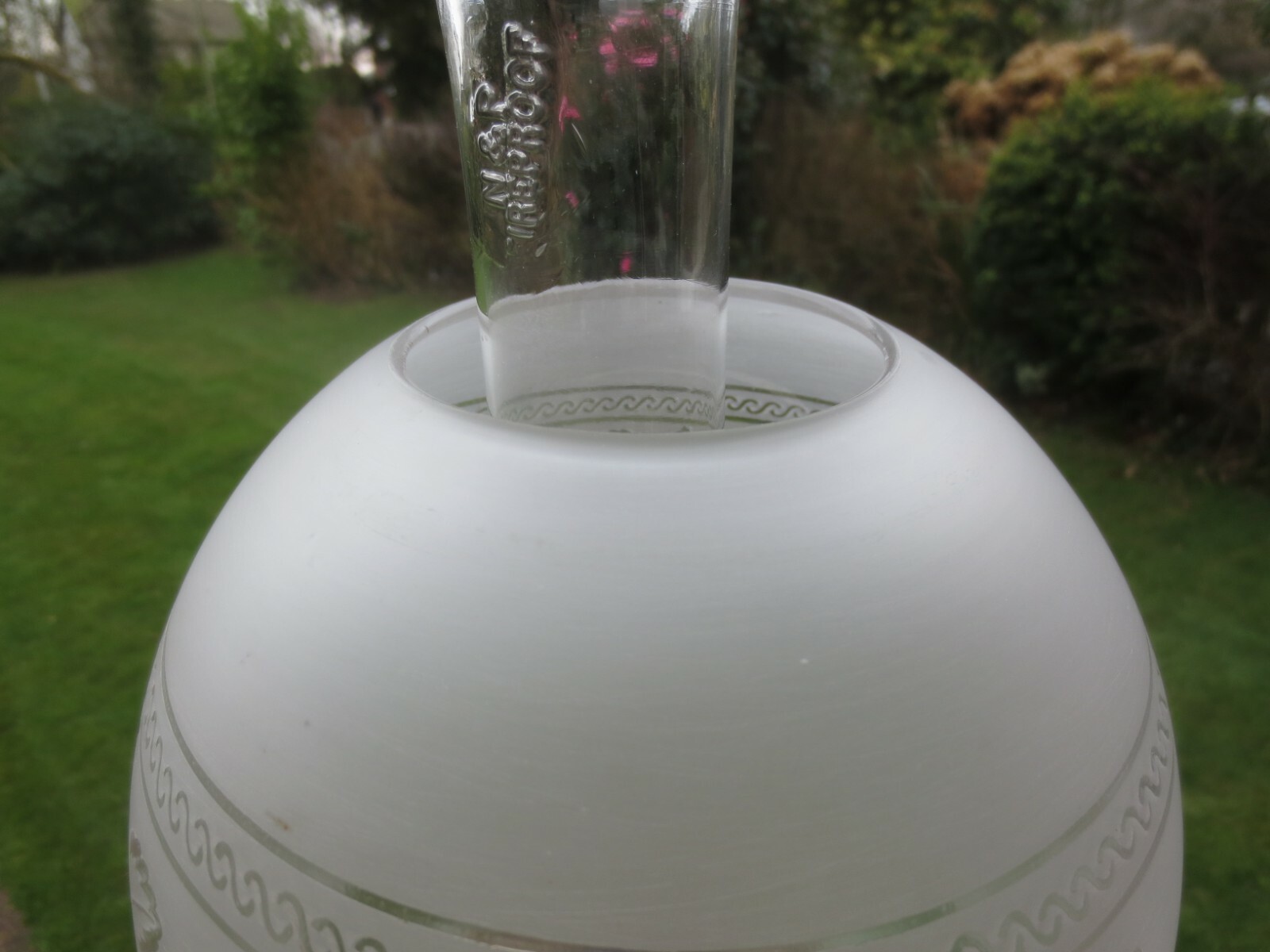 VICTORIAN ANTIQUE CRYSTAL ETCHED DUPLEX OIL LAMP SHADE