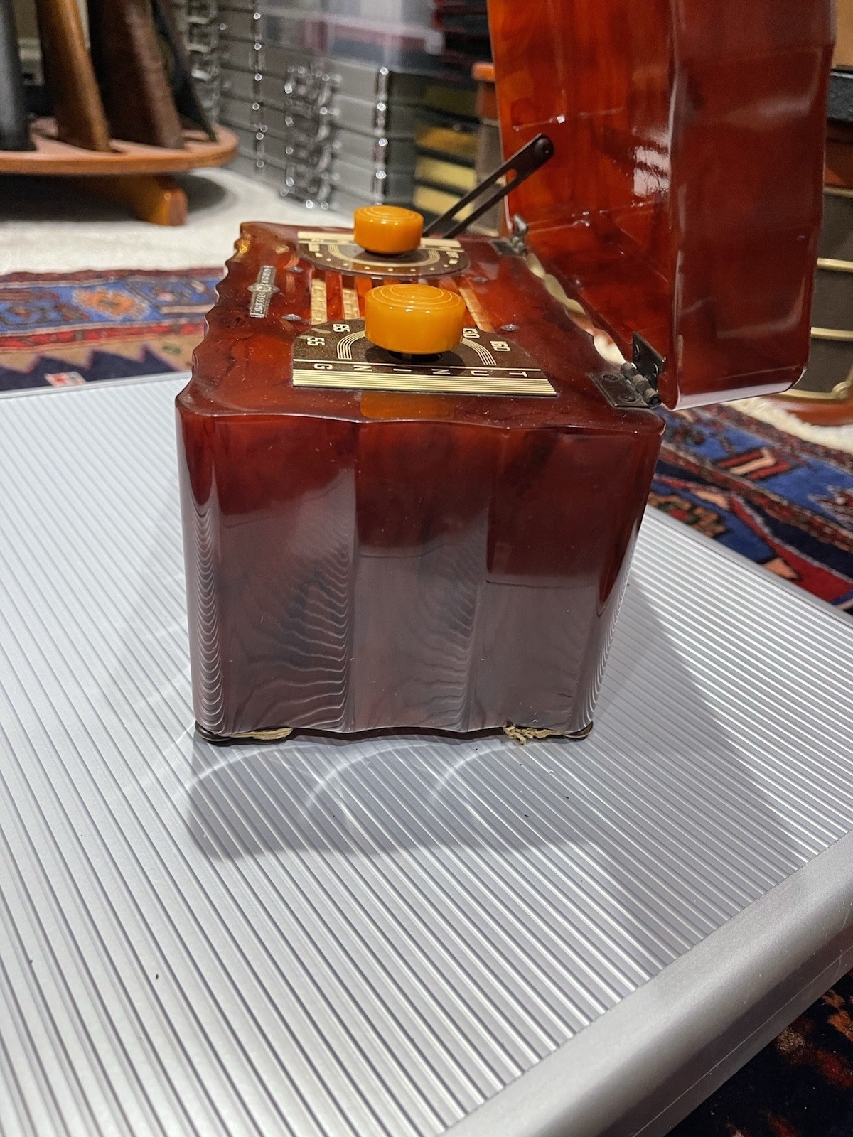 Antique Catalin General Electric L-622, Tube Radio, “ Jewel Box” Style