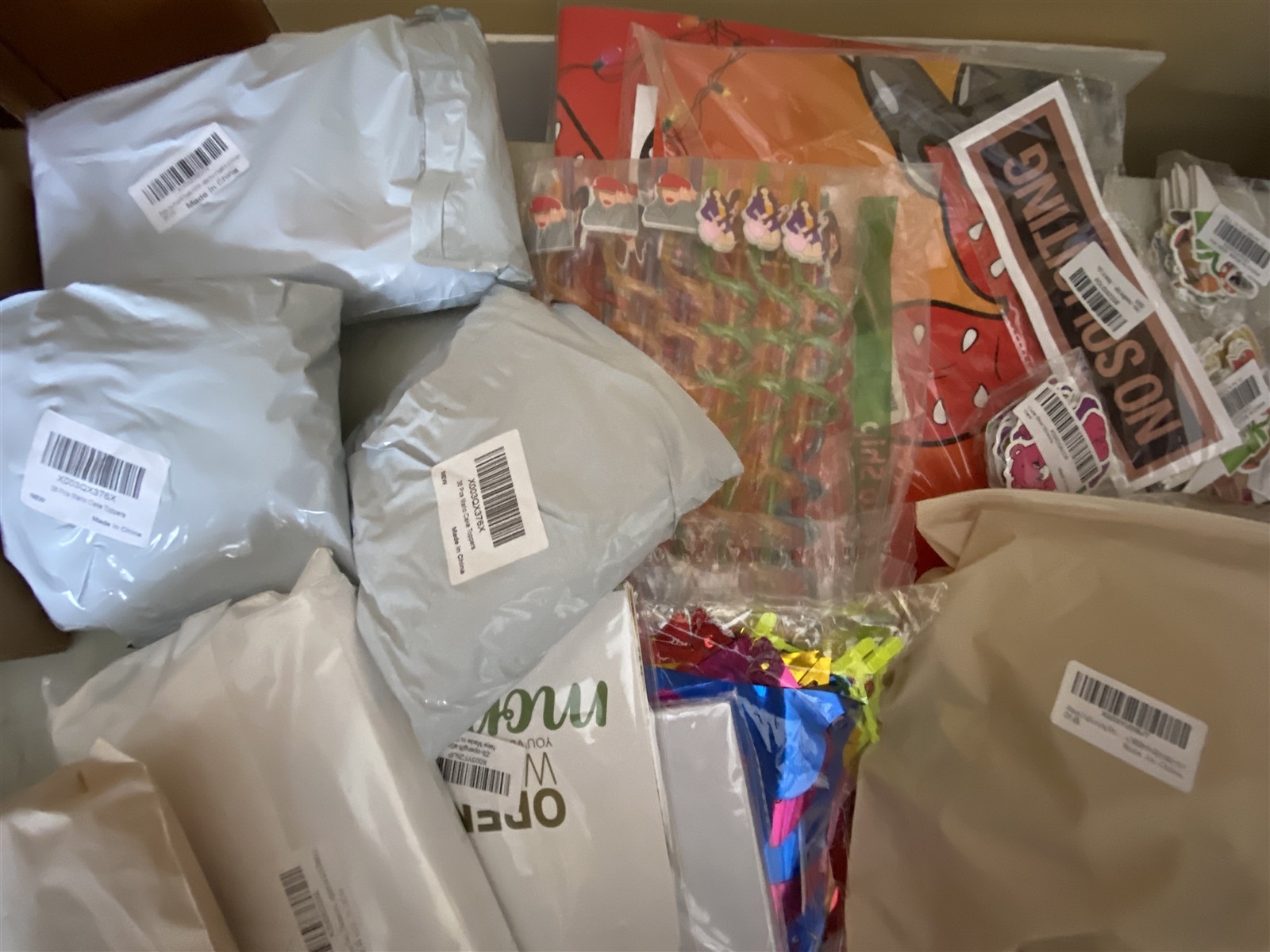 New Party Supplies Packs Resellers Lot #7077