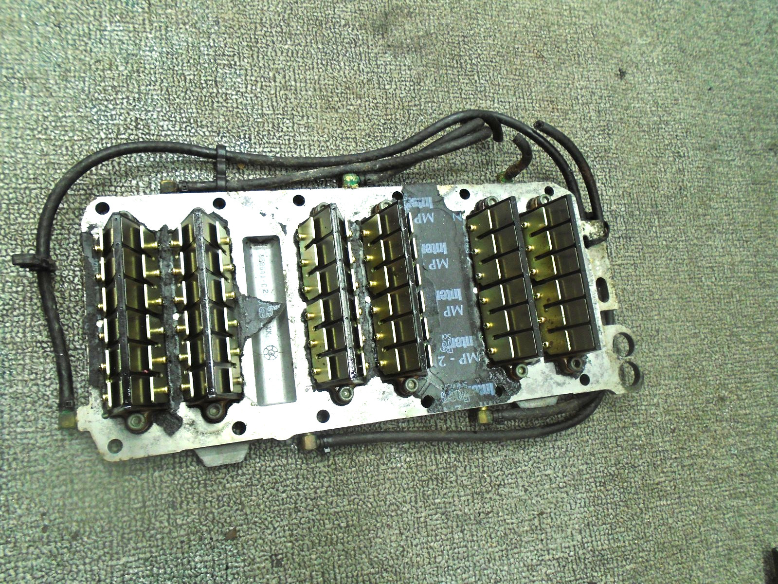 Used Reed Block Assy X6 828623T4 Mercury Optimax 1998-2005 V6 Outboard