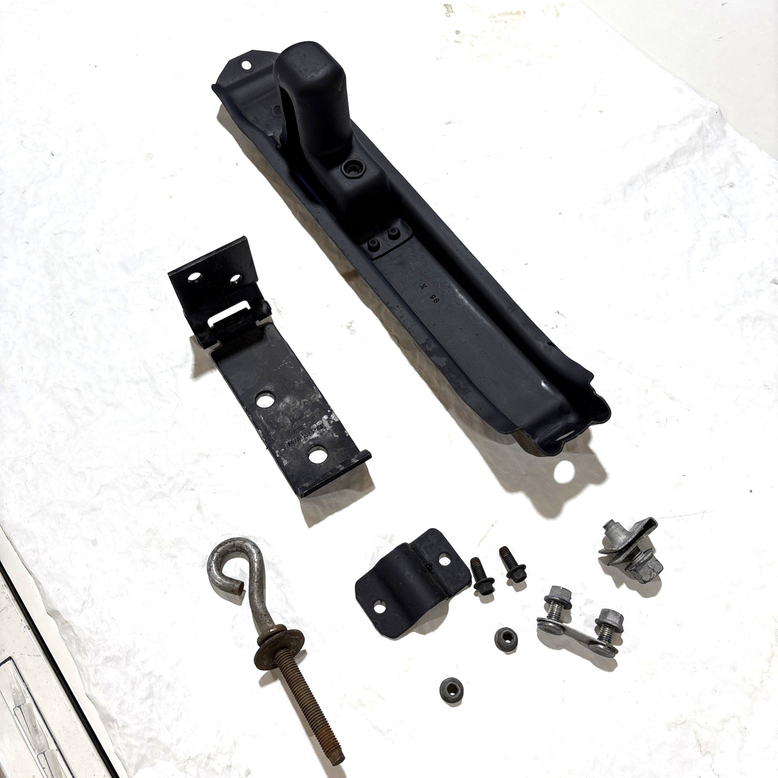 1983-1997 Ford Ranger spare tire carrier (original) Mazda B-Series