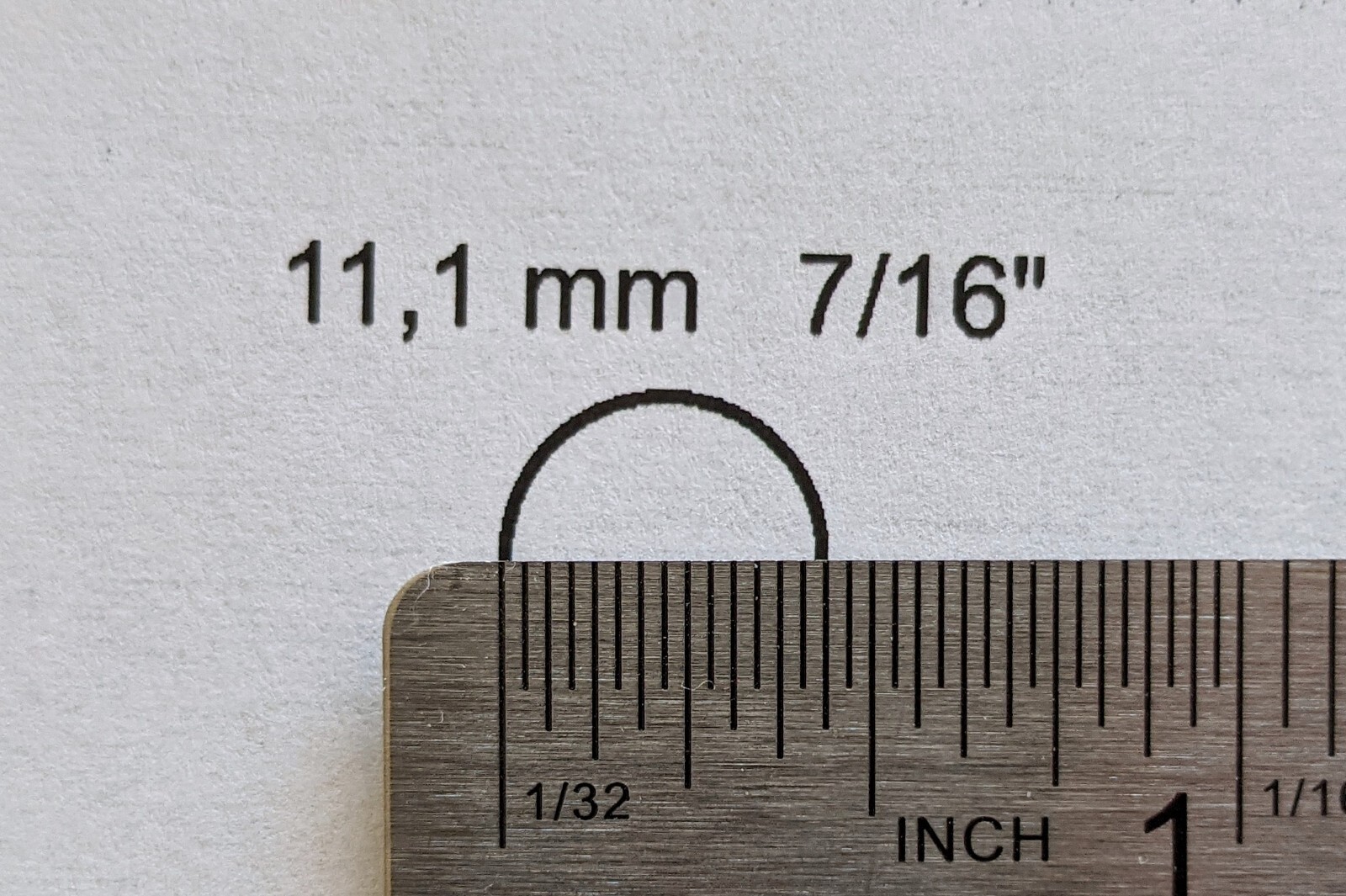 Plastic Stopper Replacement Plug for Salt and Pepper Shakers, bottles etc