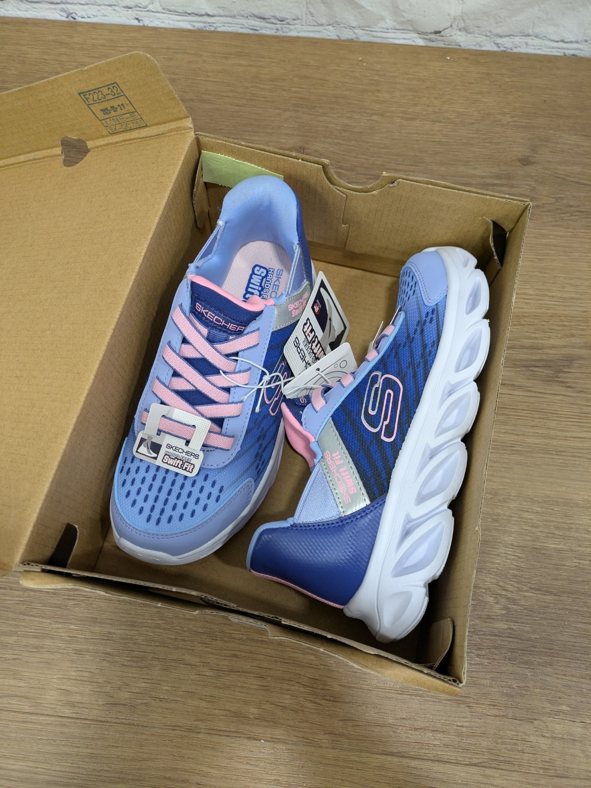 Skechers Kids Lightweight Hands Free Swift Fit Sneaker Navy/Multi Size 1