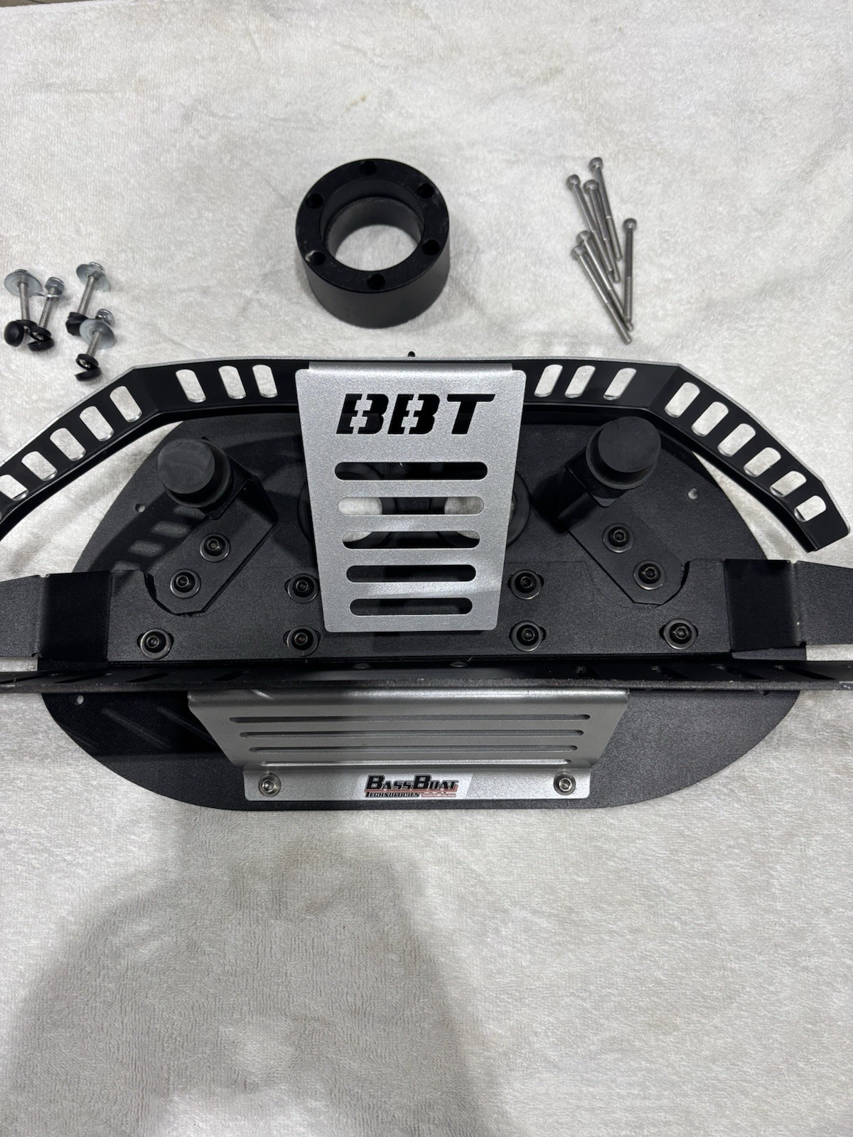 Bass Boat Technologies Mega Dual Graph Mount Ranger Boat