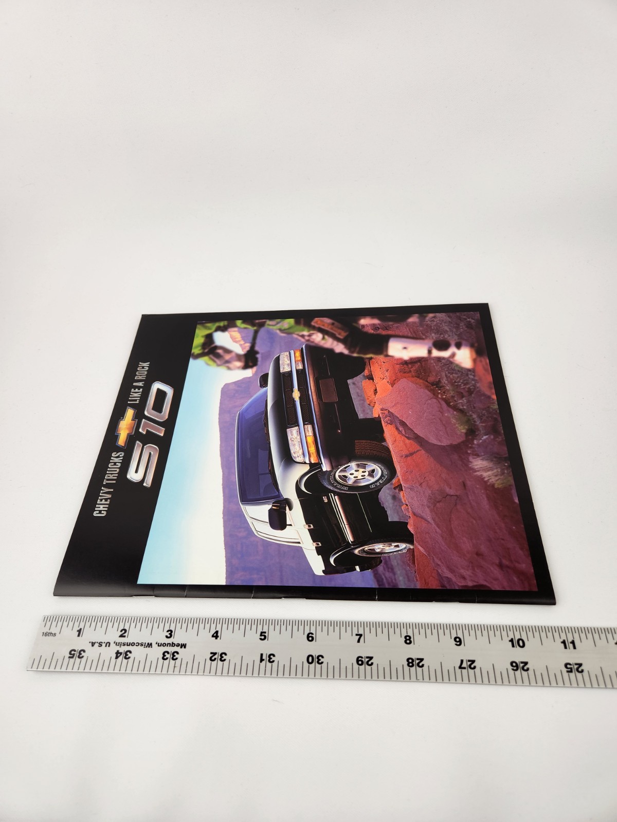 32 Page Original 2002 Chevrolet S-10 Truck Sale Brochure Dealer Booklet Promo