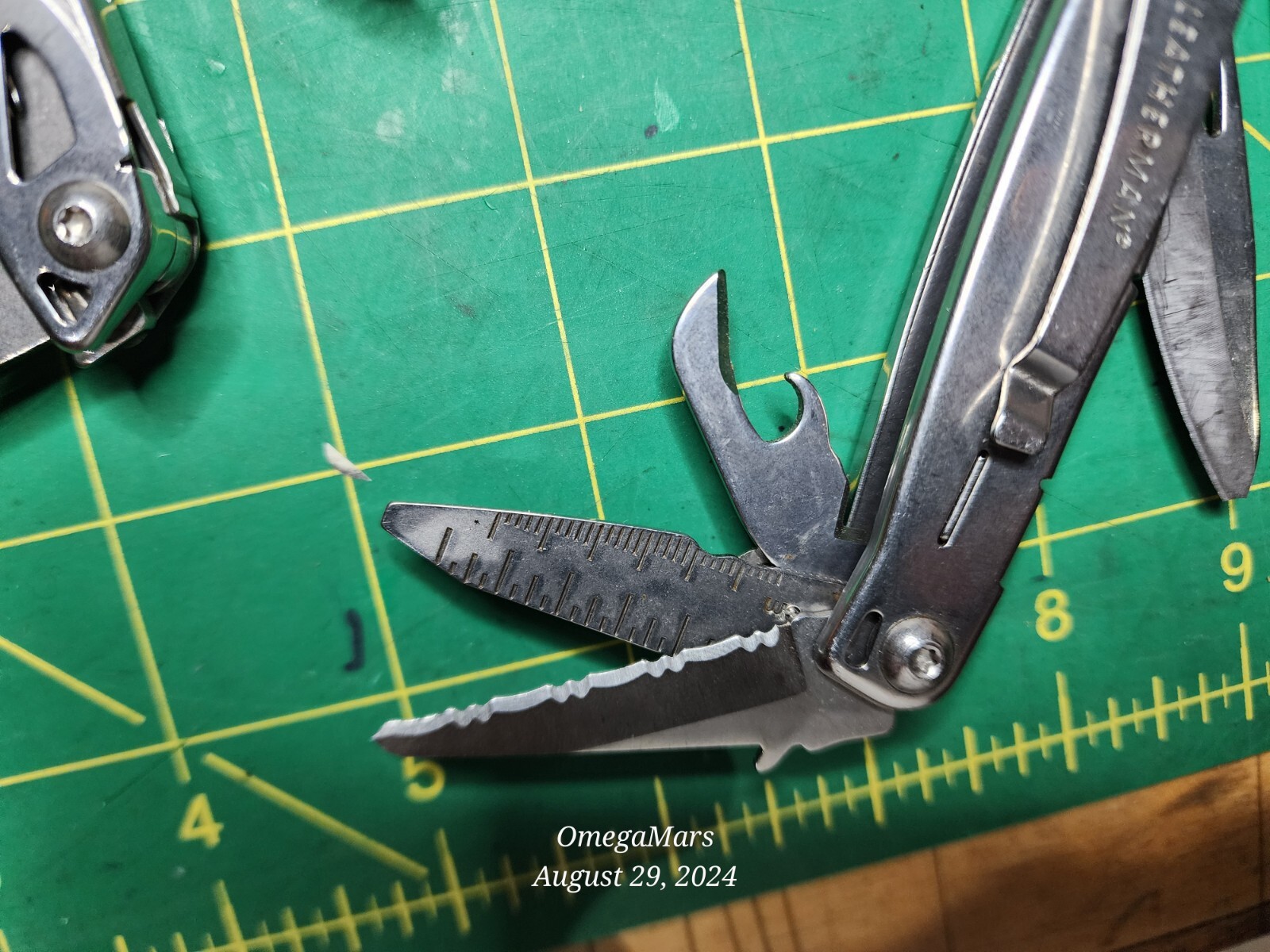 Leatherman Sidekick one at random