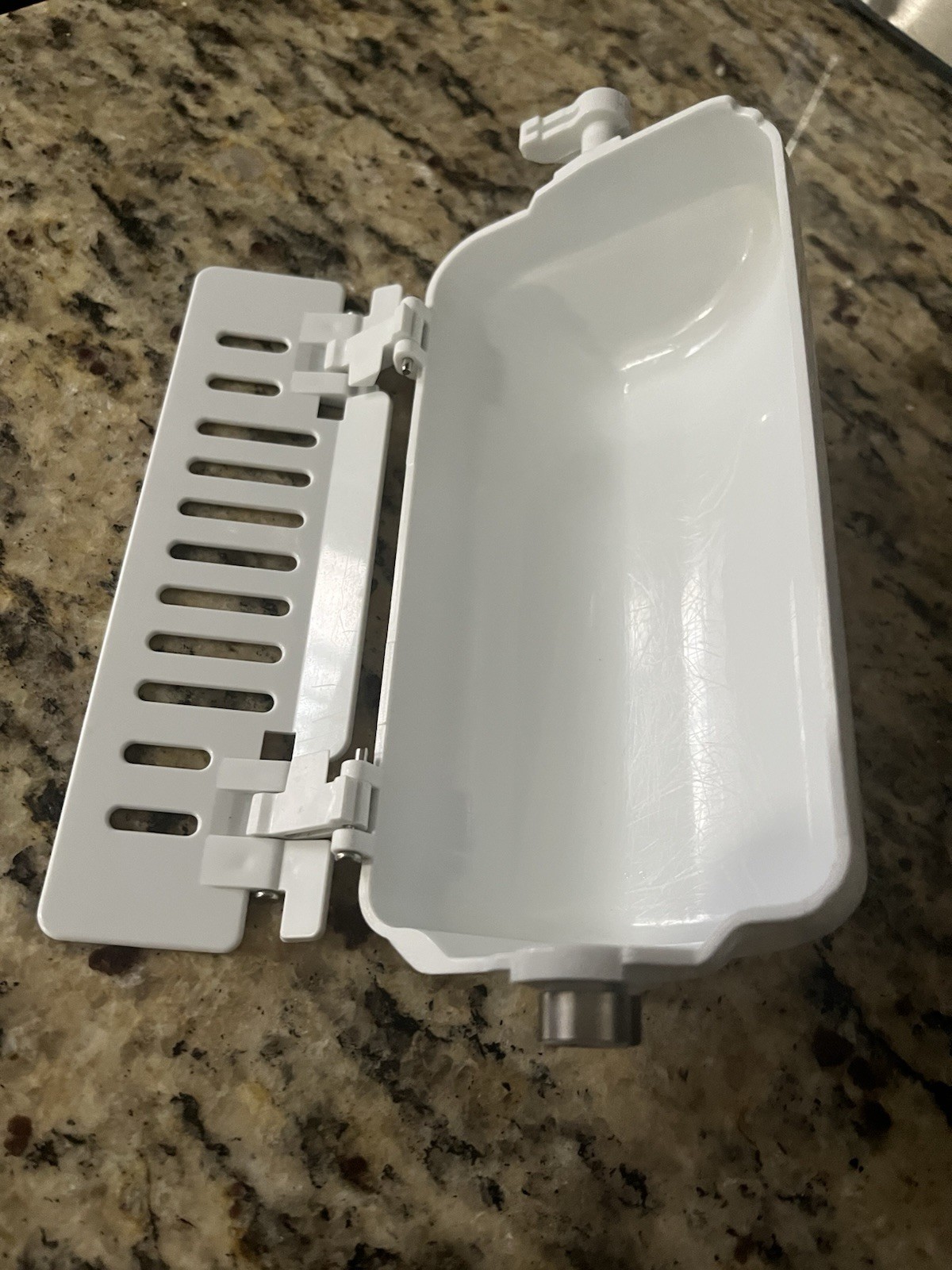 OEM Part, Ice Tray Scoop Flap Arm for Insignia Portable Ice Maker NS-IMP26SL0