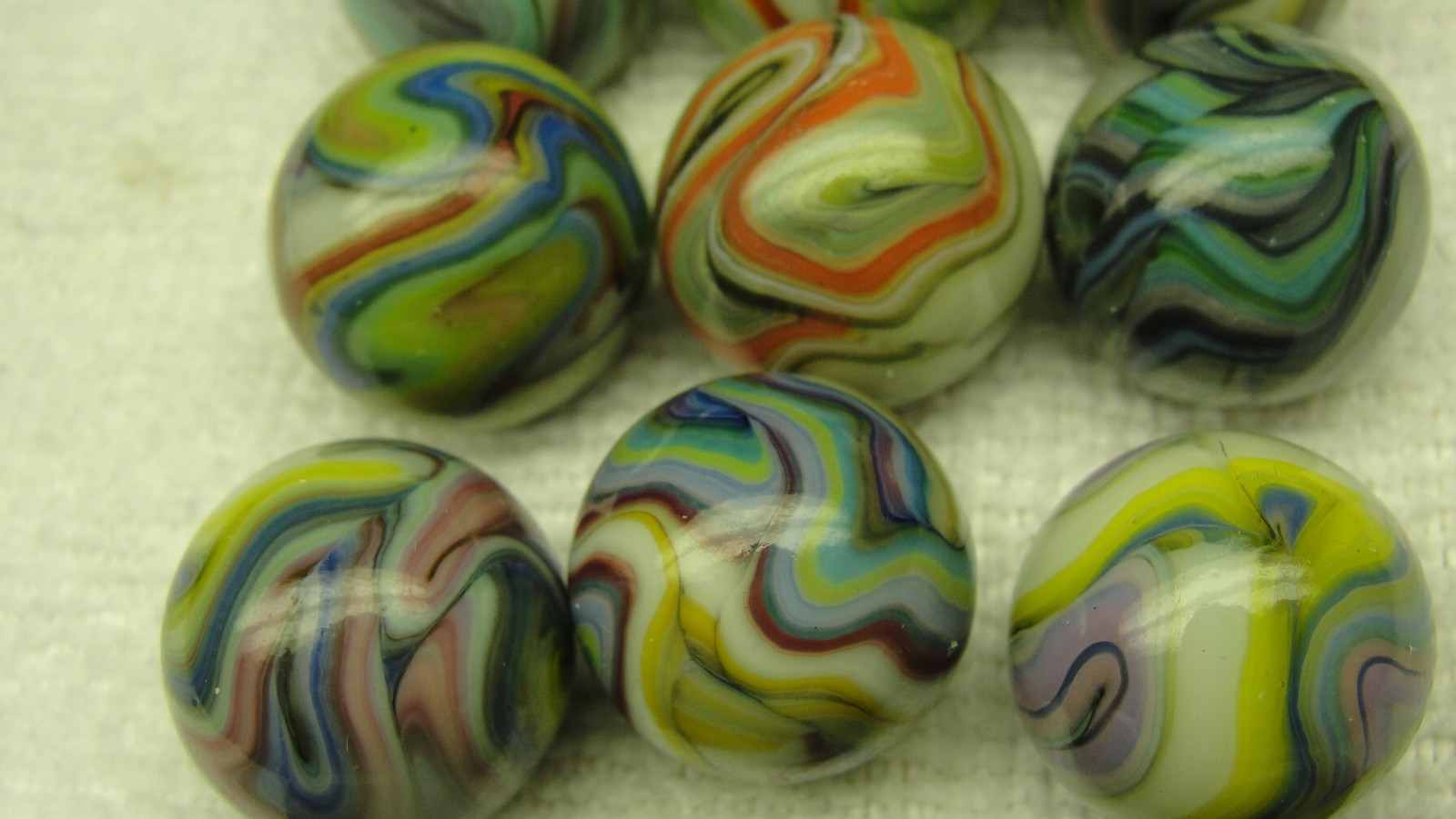 Wood box w Dave McCullough signature marbles Jabo Joker Experimentals w/ 2 dz UV