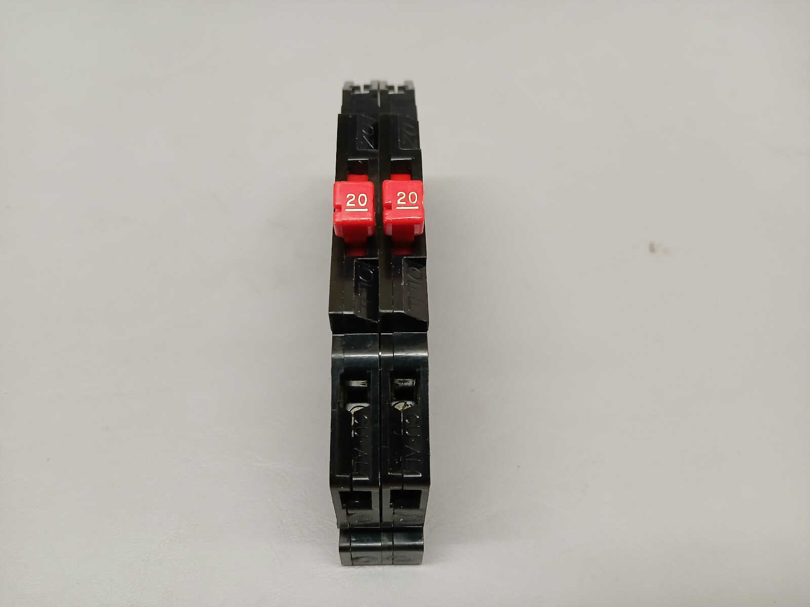 ZINSCO GTE 20 Amp GTE Twin Circuit Breaker R38