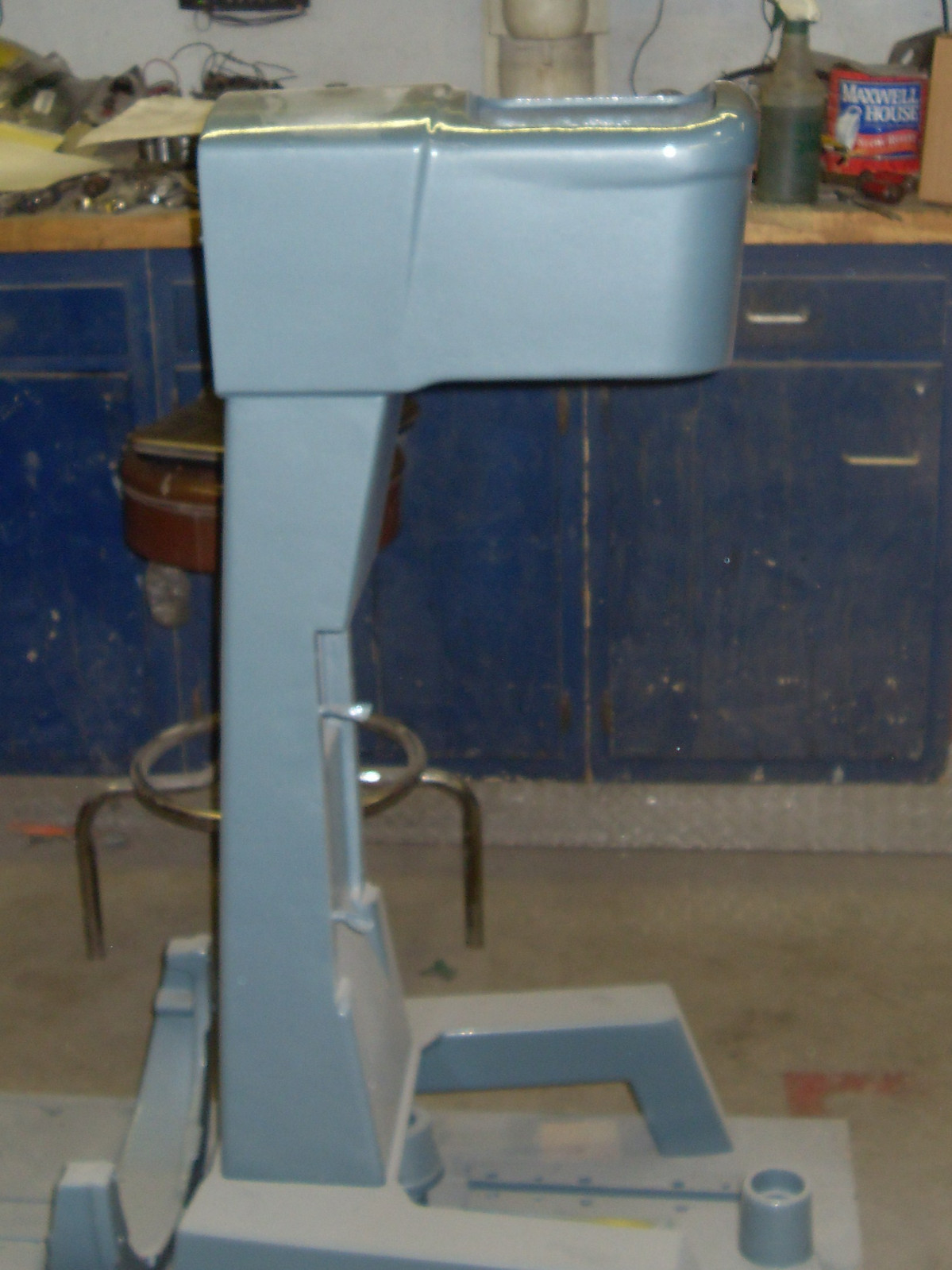 Hobart 30qt D300 Motor Cap Trim cover old # 068723 New # 437918 new with screw