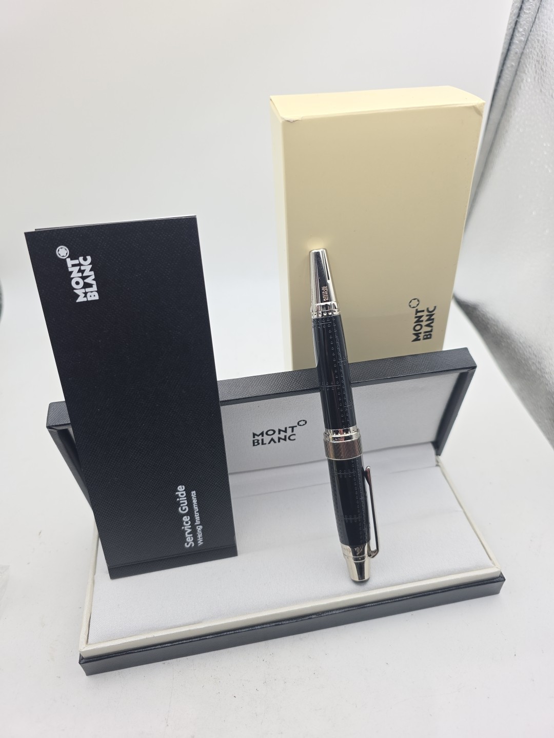 Antuan Saint - Exupery Montblanc fountain pen pen in box new