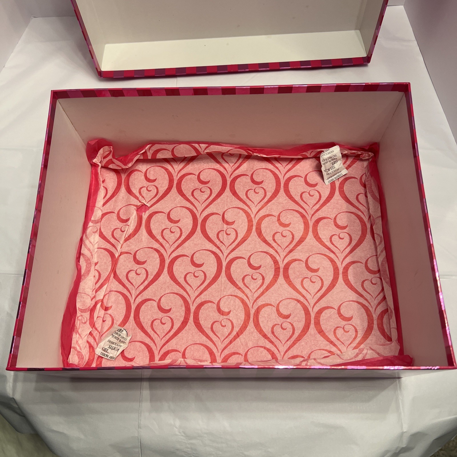VICTORIA’S SECRET PINK STRIPED Display BOX 16" x 12.27" X 6.57”Empty