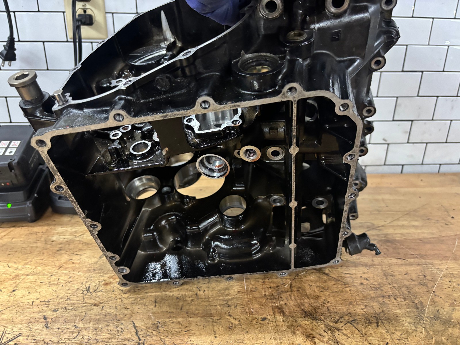 2006-2007 Kawasaki Ninja ZX1000 ZX10R Engine Motor Cases Crankcase