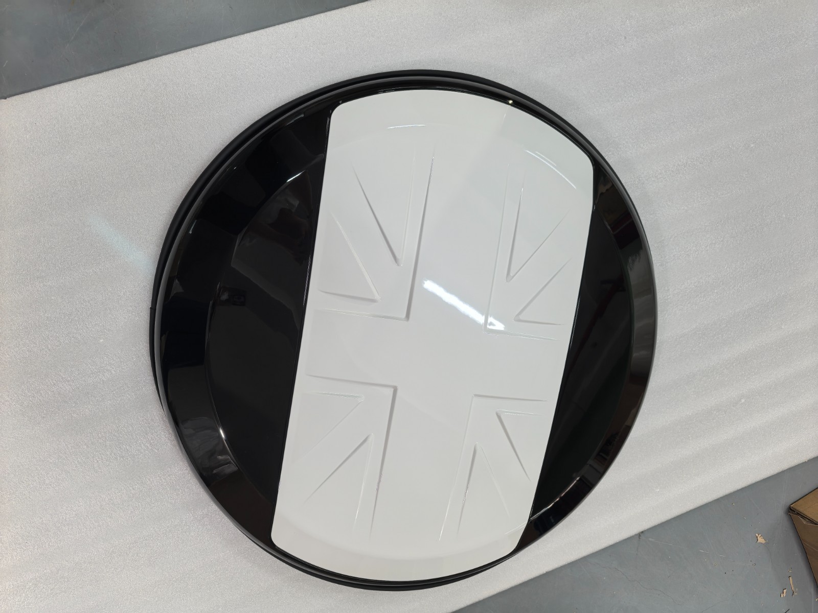 U.S. STOCK Fuji White Spare Tire Cover Fits Land Rover Defender 2020-2025 2026