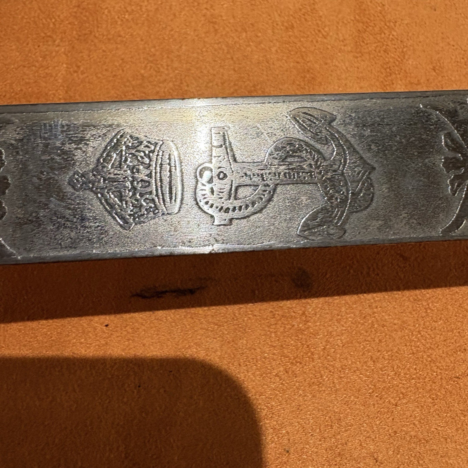 WW1 British Naval Lion Head Engraving Sword