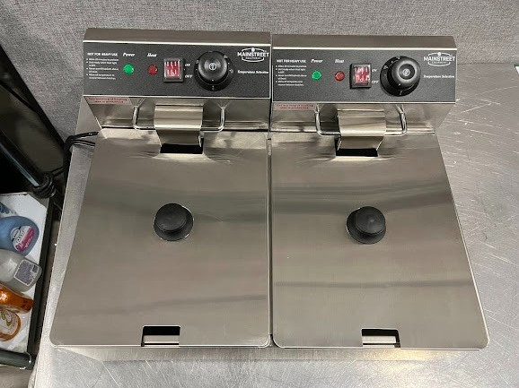 MainStreet Equipment 20 lb. Dual Tank Electric Countertop Fryer - 110V, 3,300W