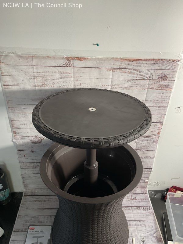 New Open Box Keter Pacific Cool Bar Outdoor Patio Furniture & Hot Tub Side Table