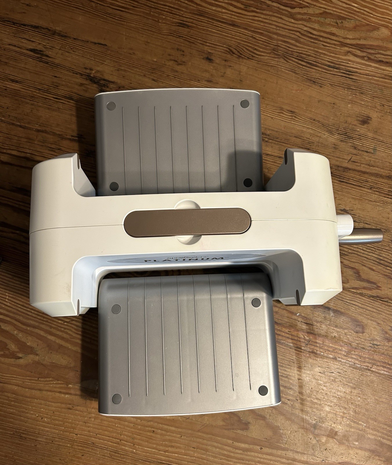 Spellbinders Platinum Fold Up Die Cutting & Embossing Machine ￼