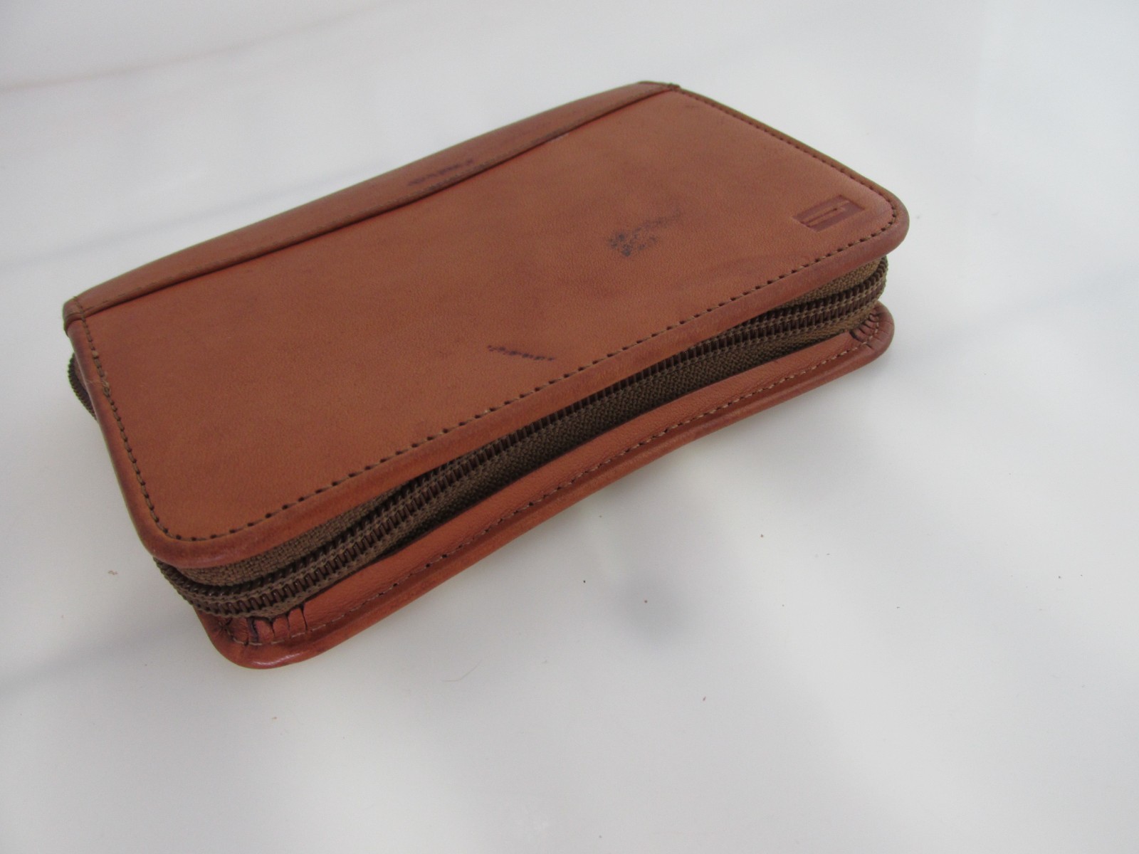 Hartmann Leather Zip Pouch Book Notepad Passport Holder 4 X 5.5 X 1" Blackberry