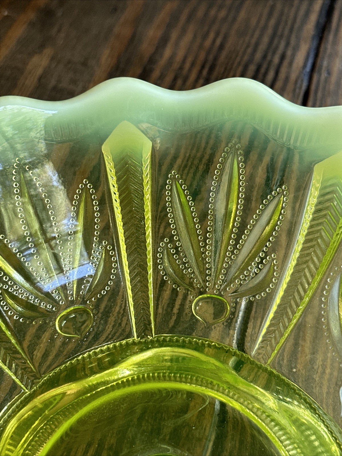 Fenton Topaz Opalescent Cactus Centerpiece Bowl Only Missing Horn Yellow Art