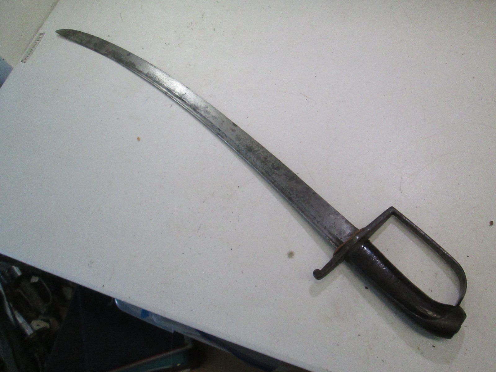 EARLY US CAVALRY SWORD NO SCABBARD GROOVED ETCHED BLADE UNMARKED