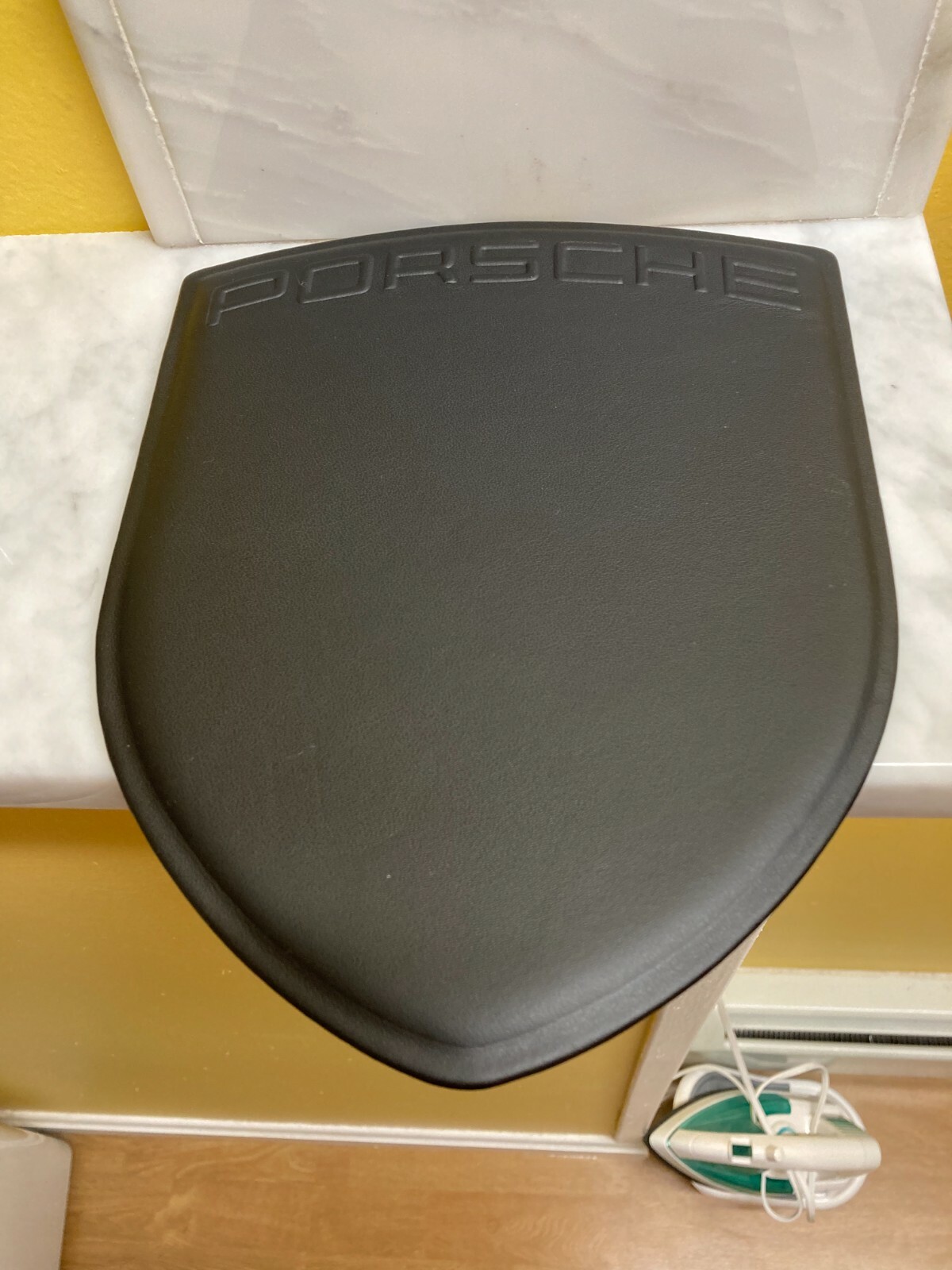 PORSCHE DESIGN SECOND GENERATION EMBOSSED BLACK LEATHER MOUSE PAD. NIB. SWEET!!