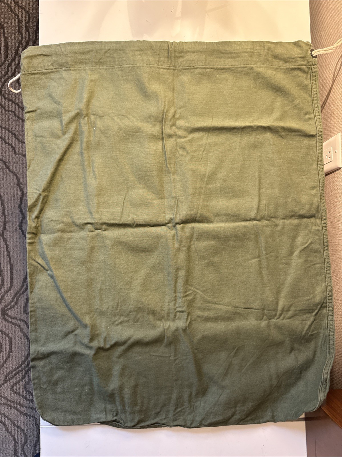 *OFFICIAL ISSUE* U.S. Military Barracks Cotton Canvas Laundry Bag, Olive Green