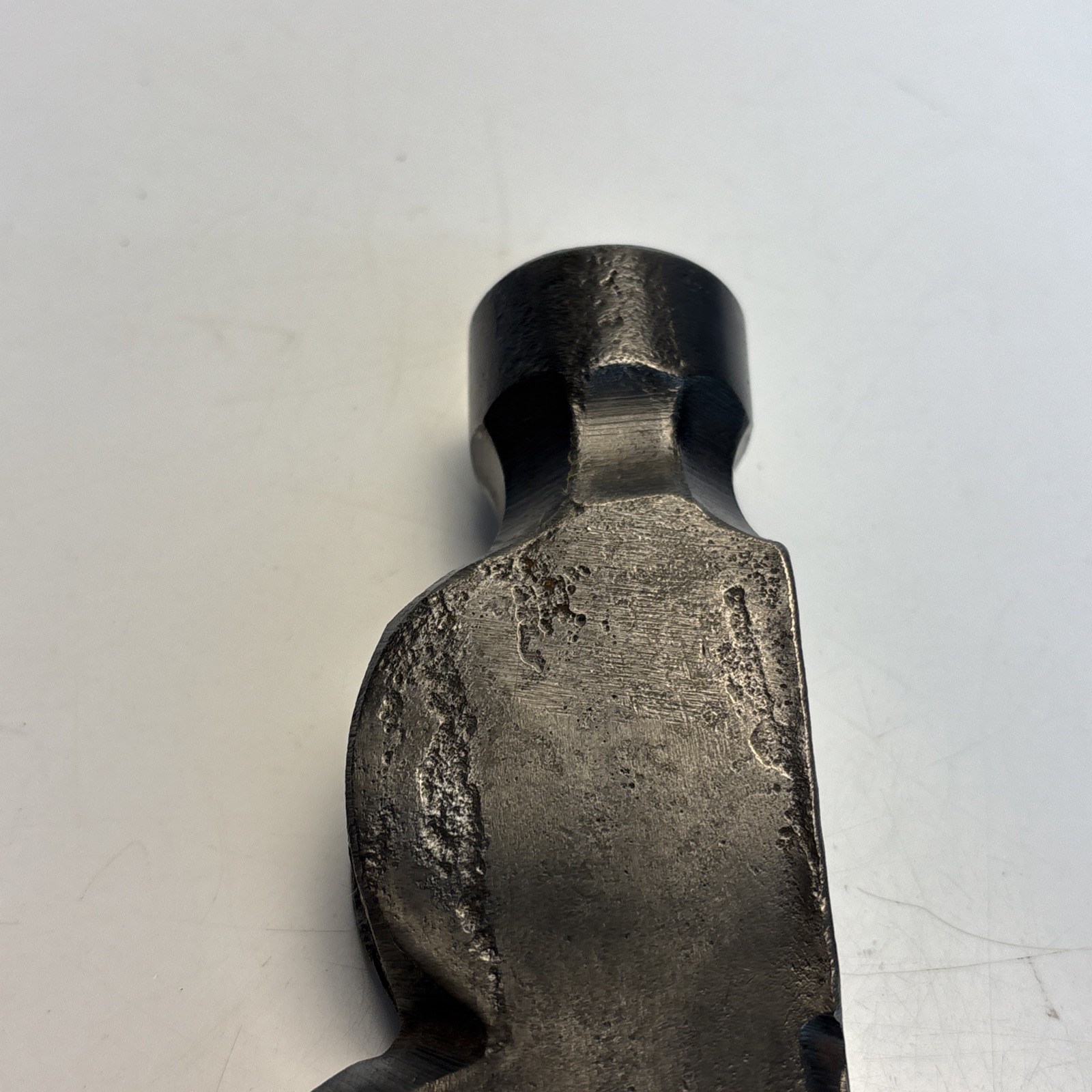 Vintage PLUMB 26 oz Carpenter’s Hatchet Head Nail Puller Notched Blade USA