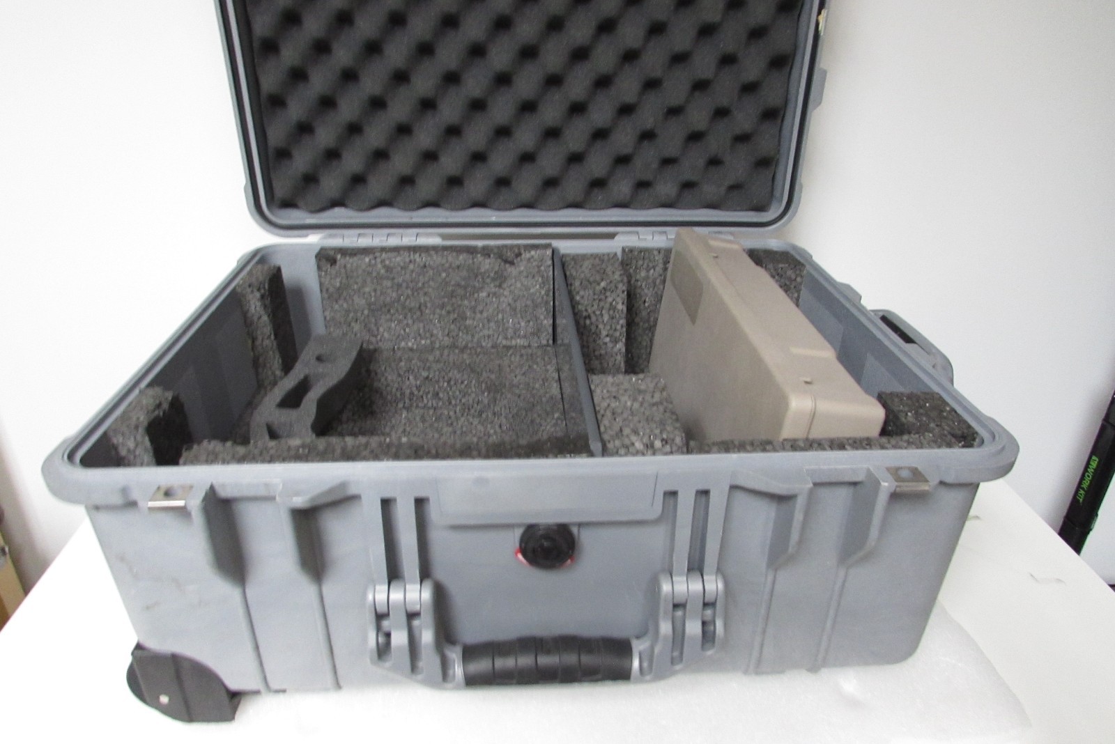 Pelican Anritsu 760-243-R Transit Rolling Hard Case On Wheels