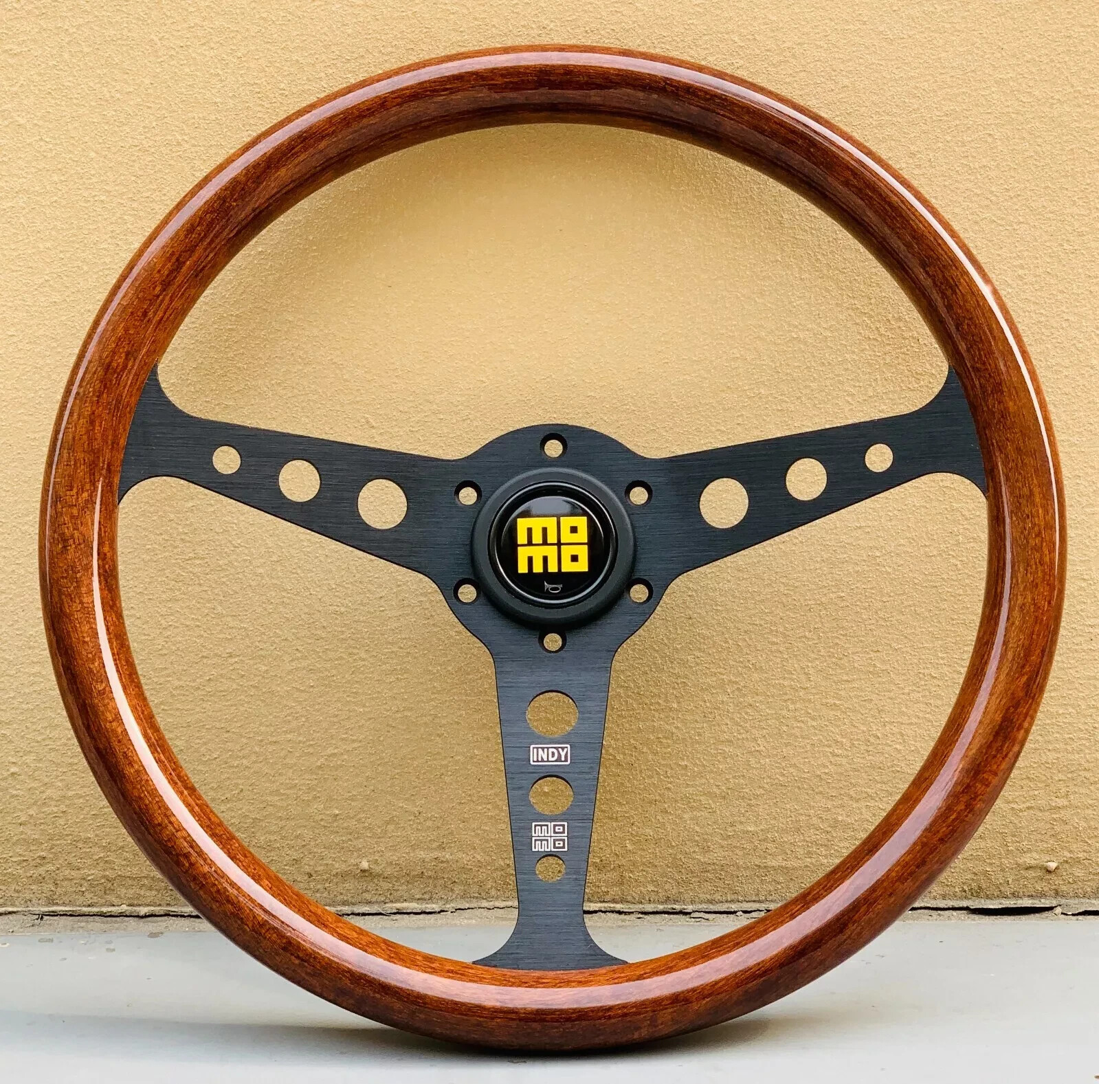 MOMO Heritage Indy Black Woodgrain Mahogany Wood Steering Wheel 350mm