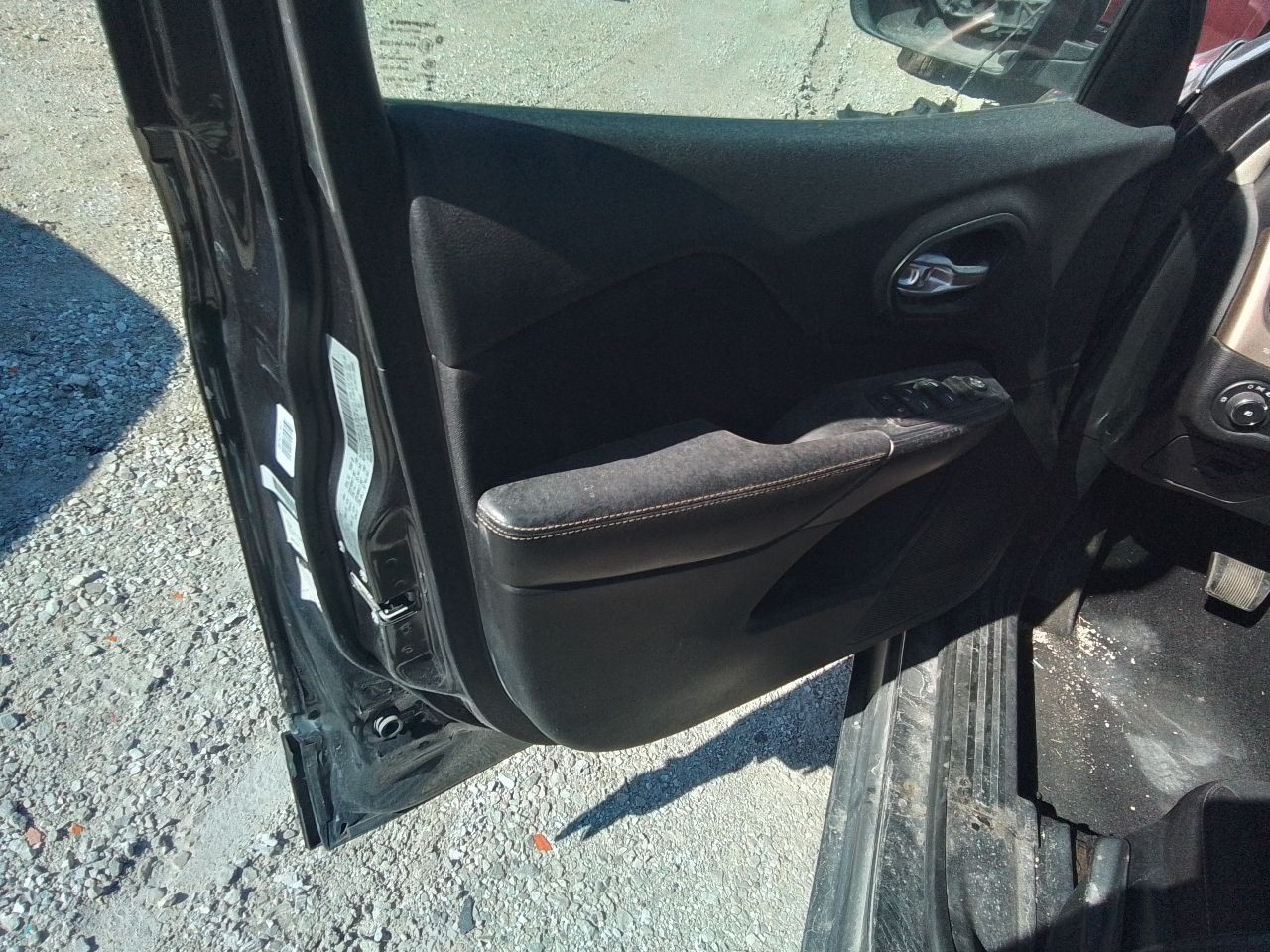 2015 Jeep Cherokee Radio Receiver 5" Display Screen w/o Satellite Radio