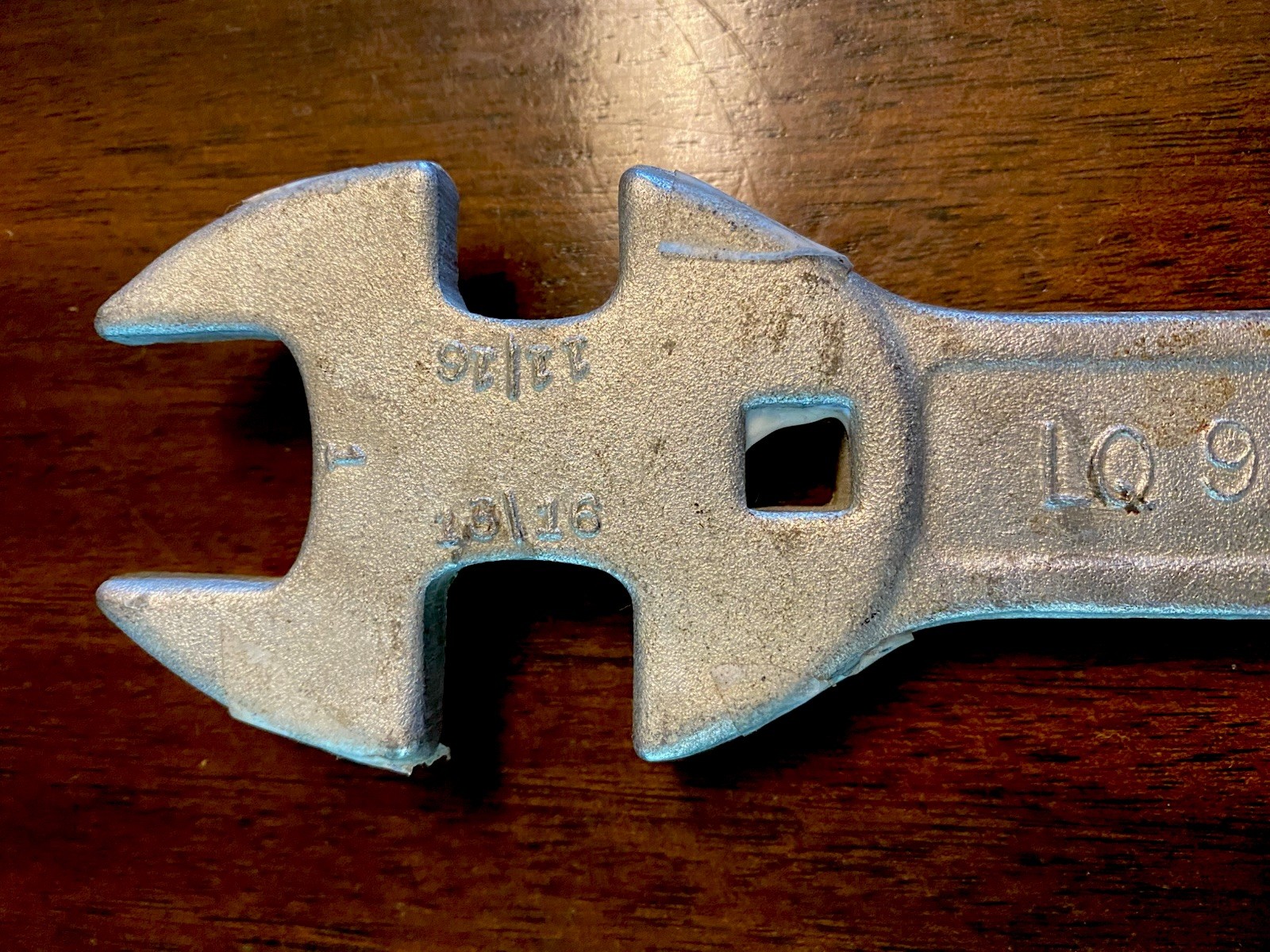 Vintage Liquid No.LQ-913 Multi Tool Gas Valve Welding Tank Wrench - 9” EUC