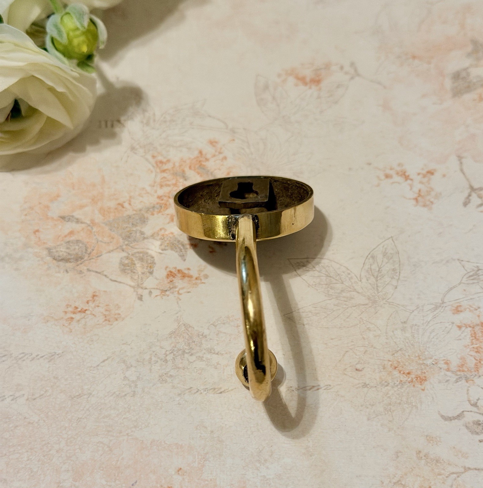 Mother of Pearl Handcrafted Wall Hook Round Petal Inlay Design Single Wall Hook