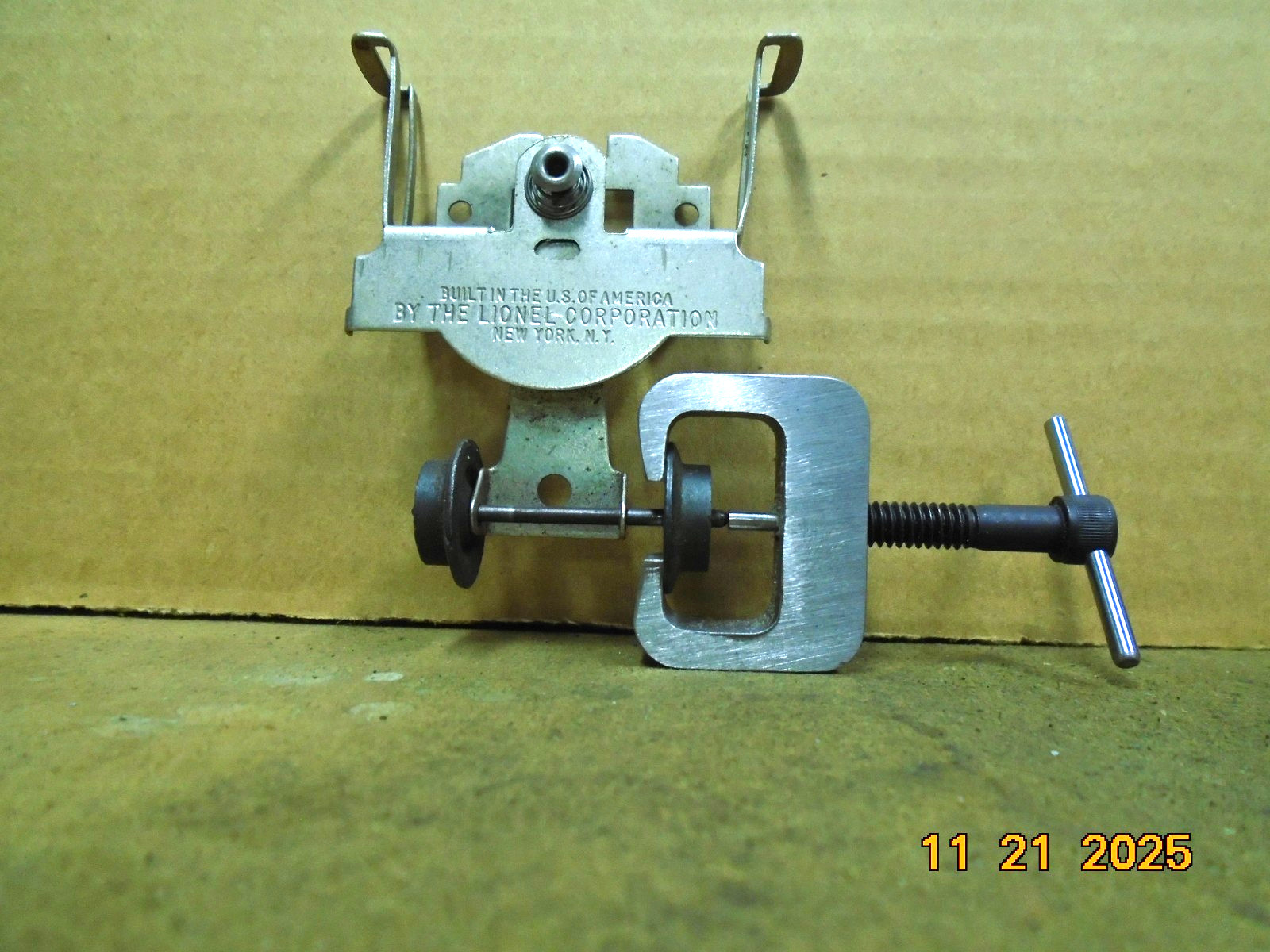 LIONEL SERVICE TOOL ST-311 SMALL WHEEL PULLER HARD STEEL MANY USES SEE PICTURES