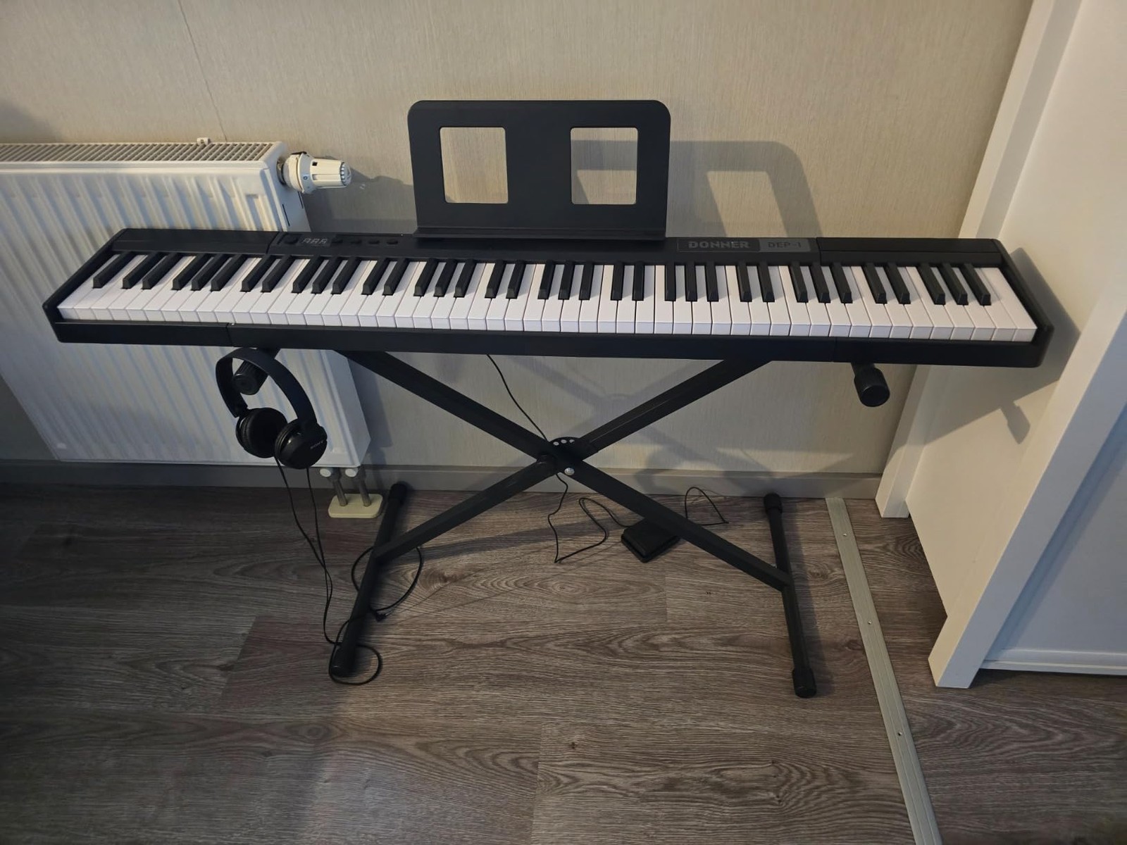 Donner DEP-1 88-Key Digital Piano with Stand, Sustain Pedal and Carry Bag