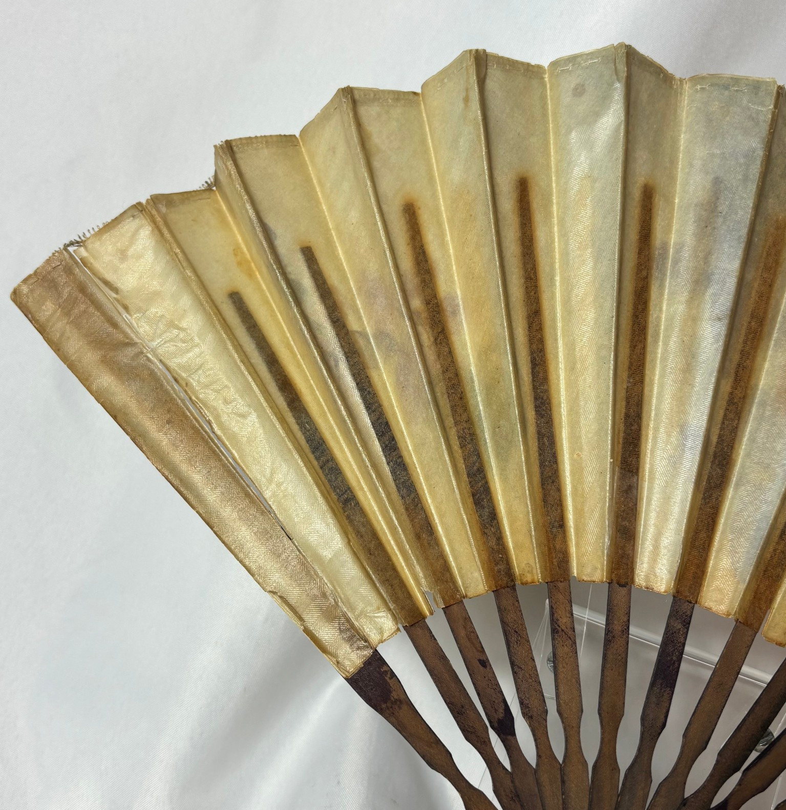 Maxim's France vintage linen folding fan purple pansy sequins