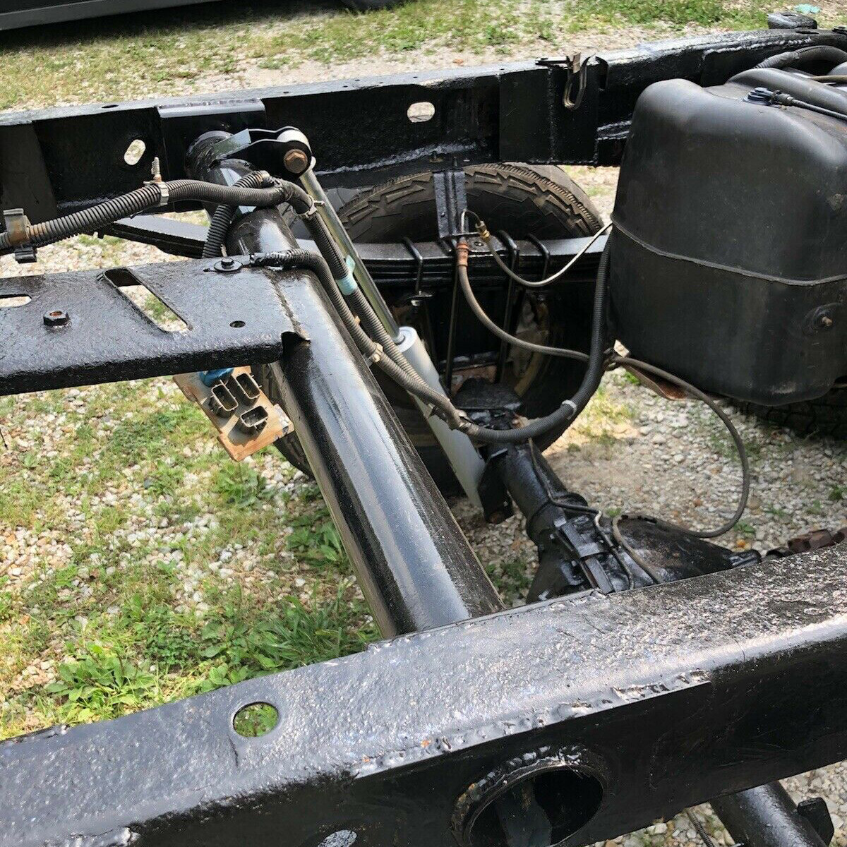 Rear Tank Support + Rear Shock Mount Crossmember For 01-10 Chevy Silverado/GMC