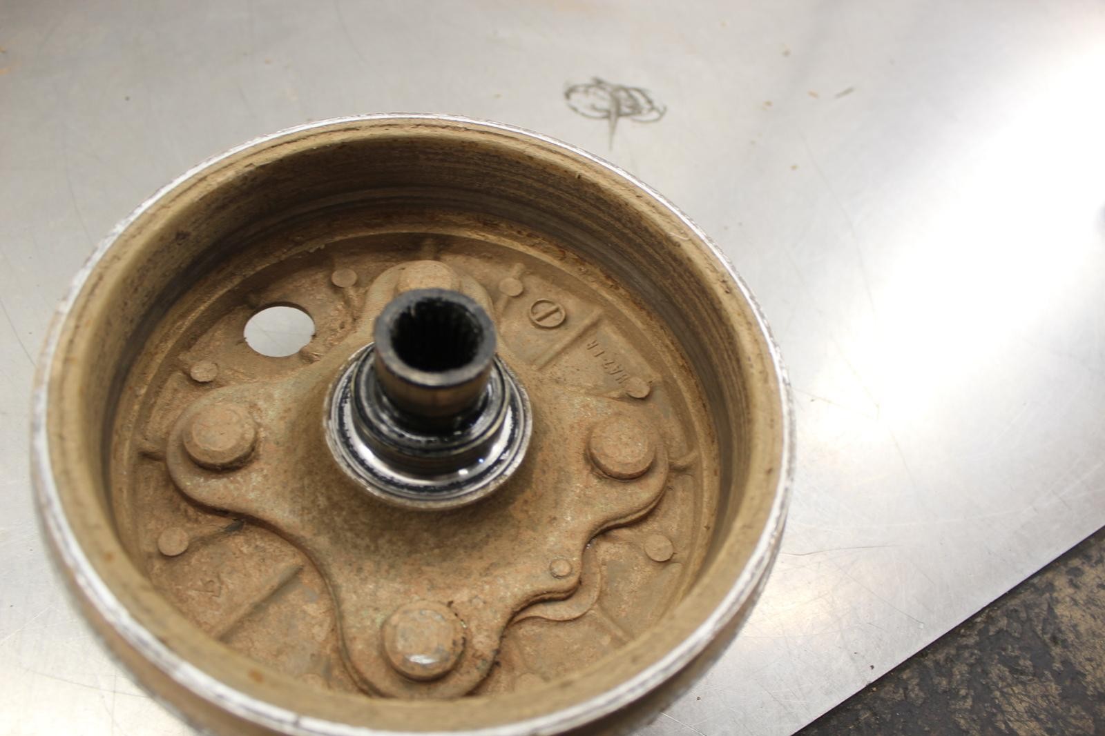 1986 Honda FourTrax 350 TRX350 4x4 RIGHT FRONT BRAKE DRUM O901