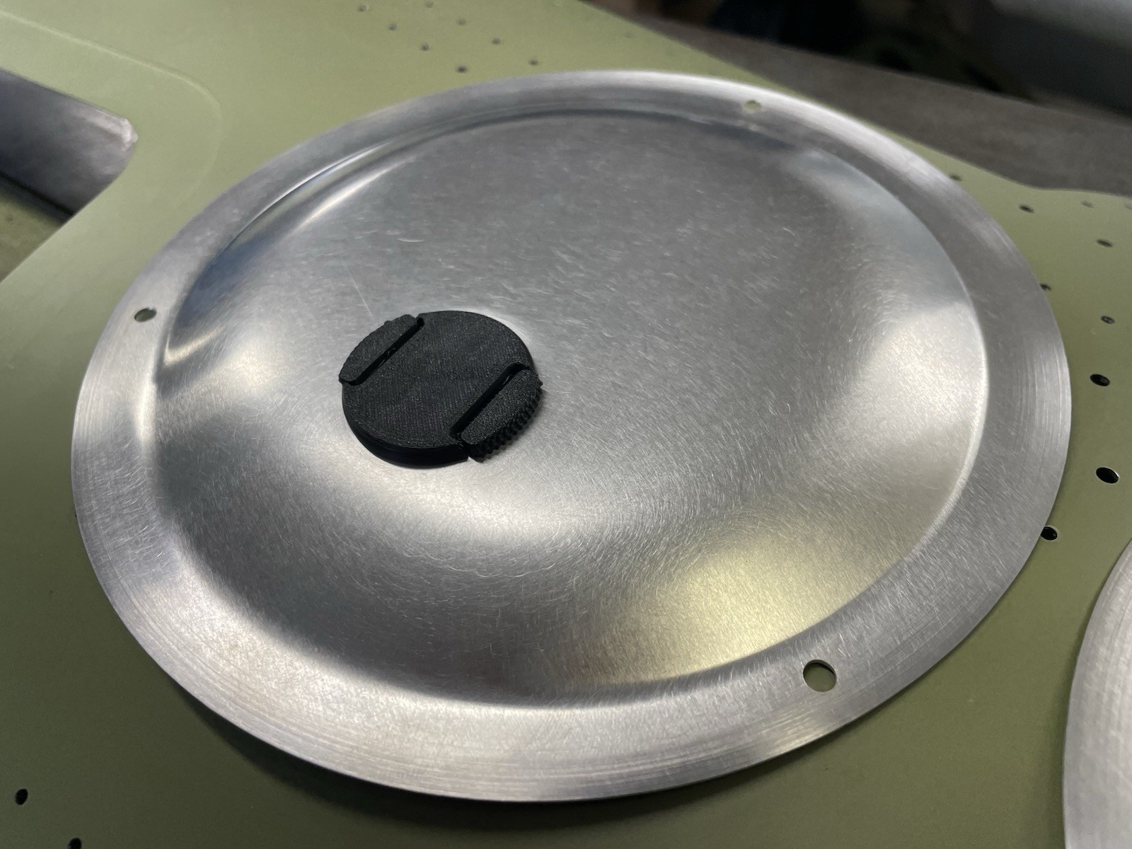 ✈️Cessna / Piper style SET OF WHEEL COVER HUBCAPS (7.25” Dia.)WITH VALVE OPENI.