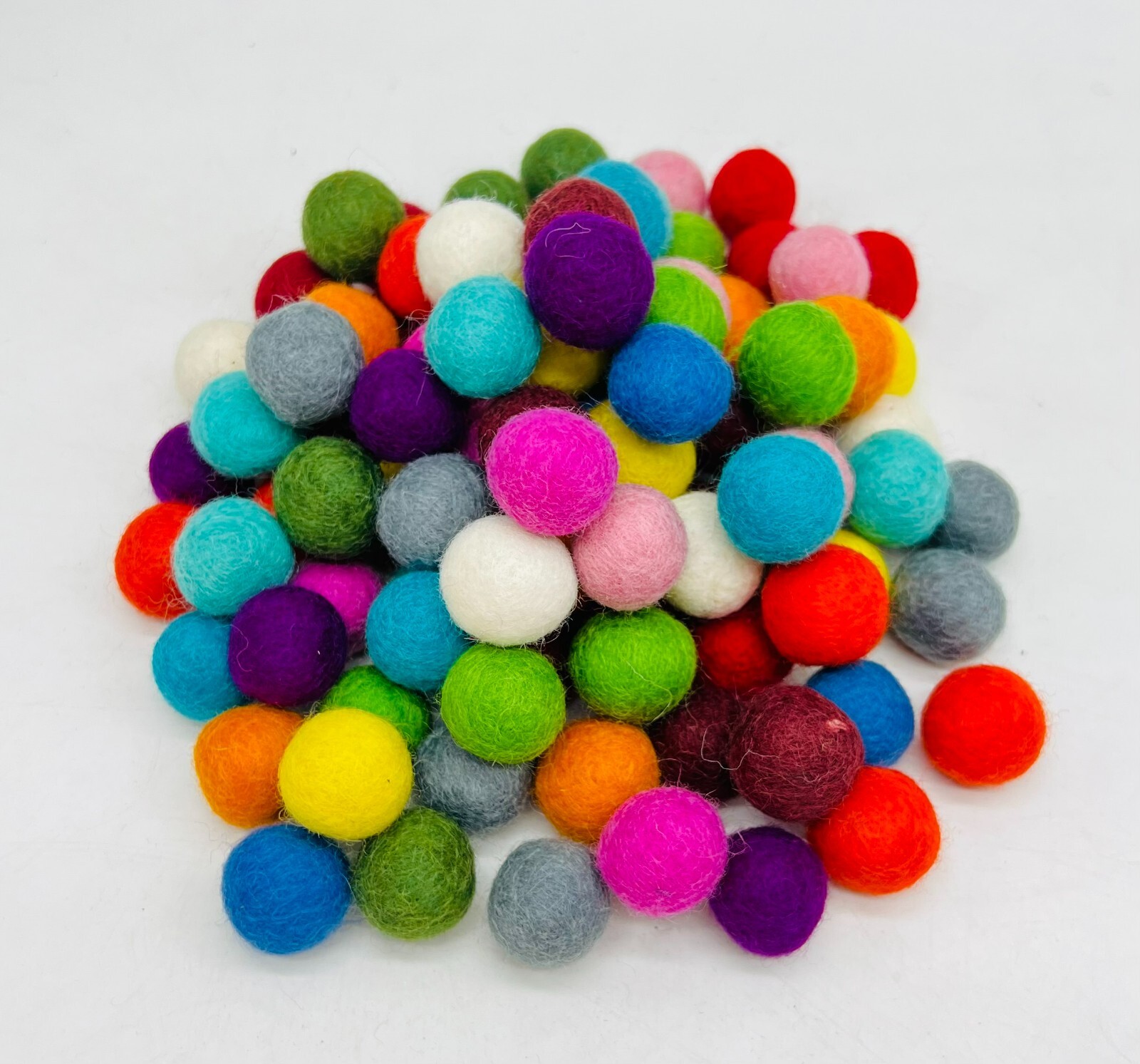 100 Pcs Mixed Colors Natural Felt Balls. 100% Wool Handcrafted 2.0 cm Wholesale